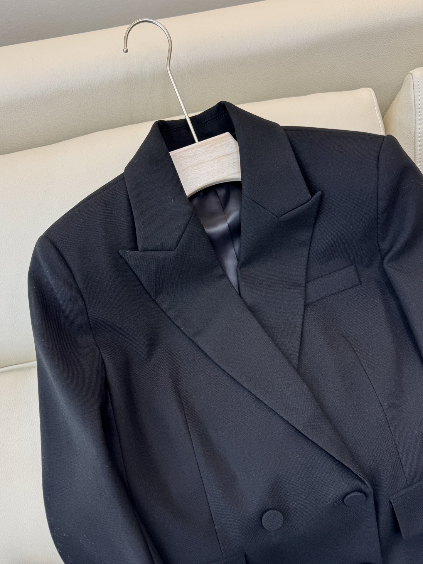 XZ064#新款外套🌾VAL* 华伦家 58%羊毛 双排扣 花朵袖西装外套 黑色 SMLXL