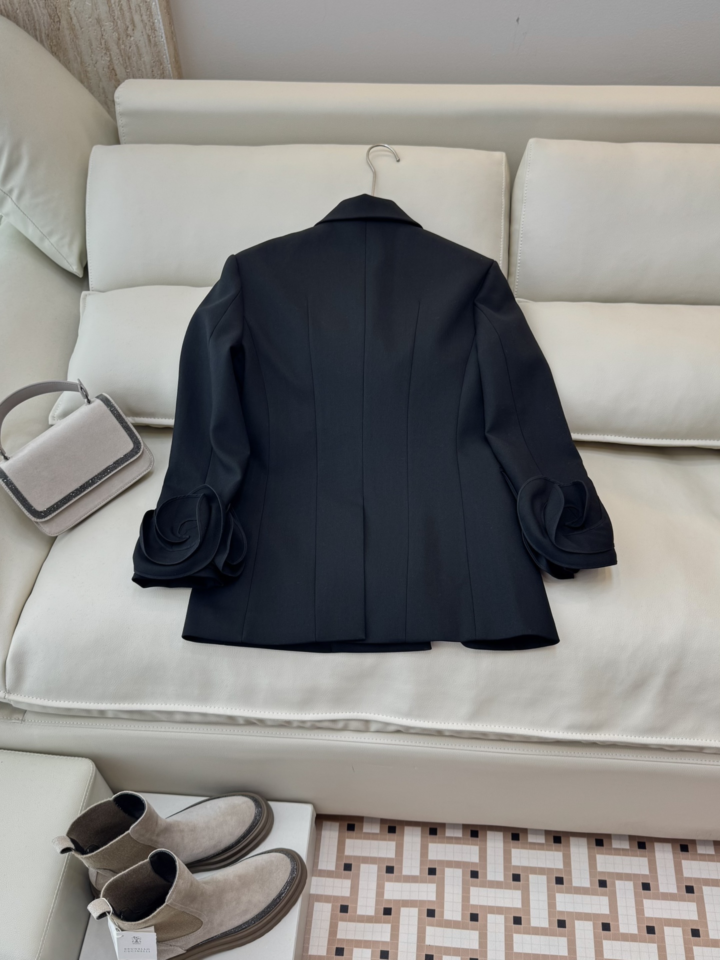 XZ064#新款外套🌾VAL* 华伦家 58%羊毛 双排扣 花朵袖西装外套 黑色 SMLXL