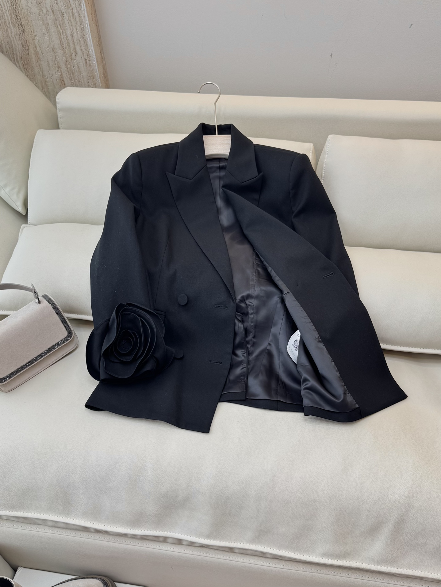 XZ064#新款外套🌾VAL* 华伦家 58%羊毛 双排扣 花朵袖西装外套 黑色 SMLXL