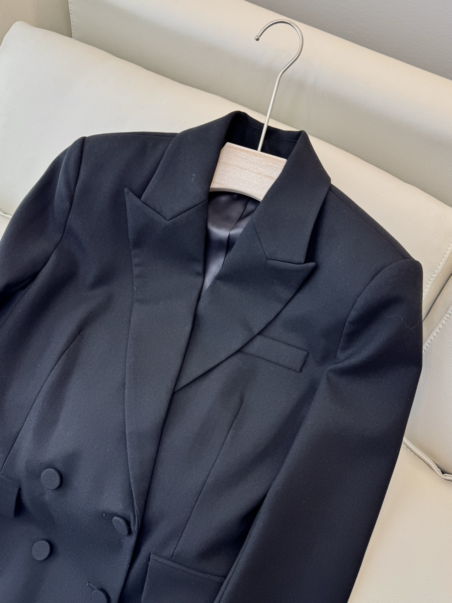 XZ064#新款外套🌾VAL* 华伦家 58%羊毛 双排扣 花朵袖西装外套 黑色 SMLXL