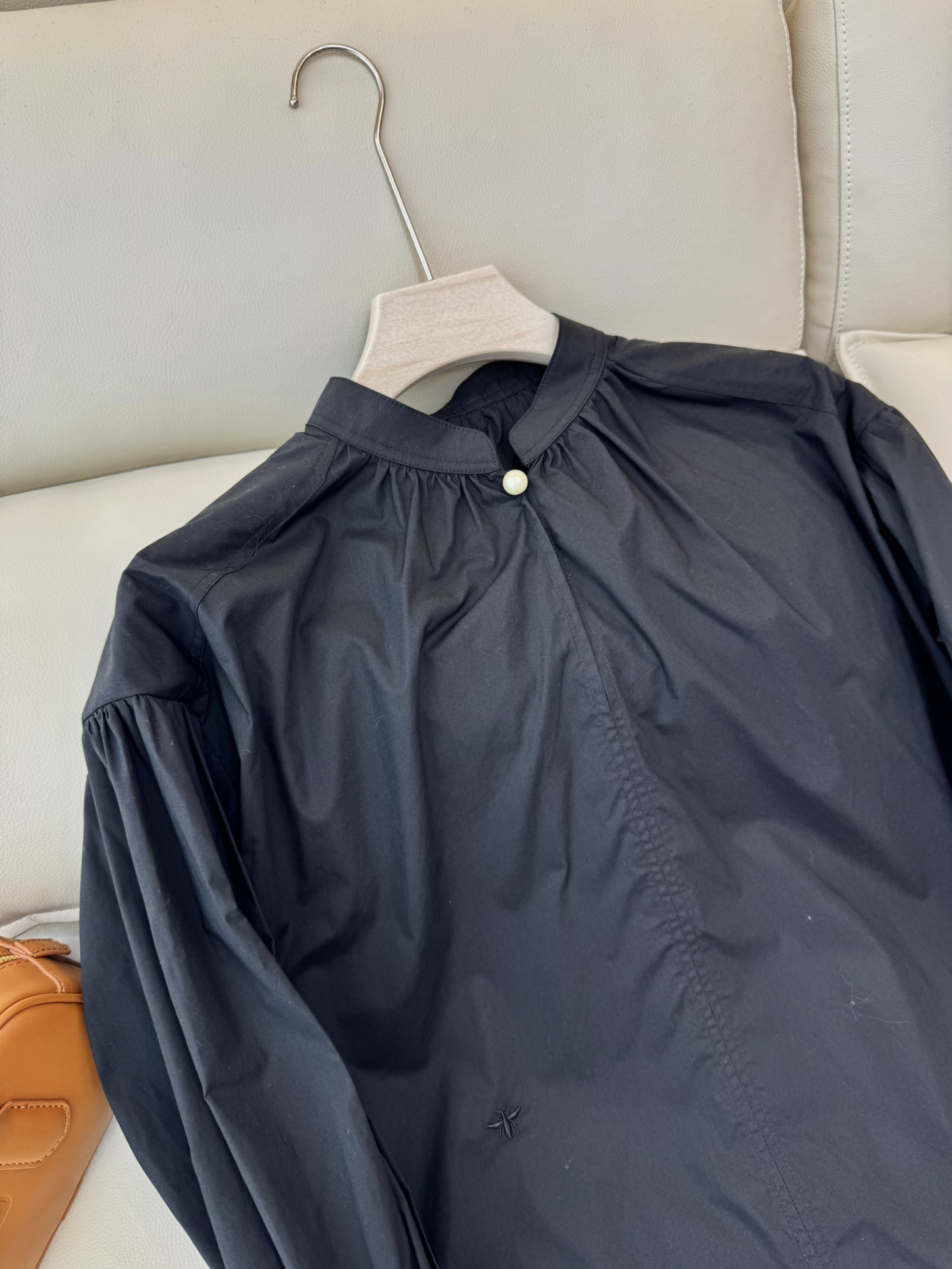 BS602#新款衬衫💕D**R 珍珠扣 宽松长袖衬衫 棉料小蜜蜂刺绣 黑色 白色 36/38/40/42