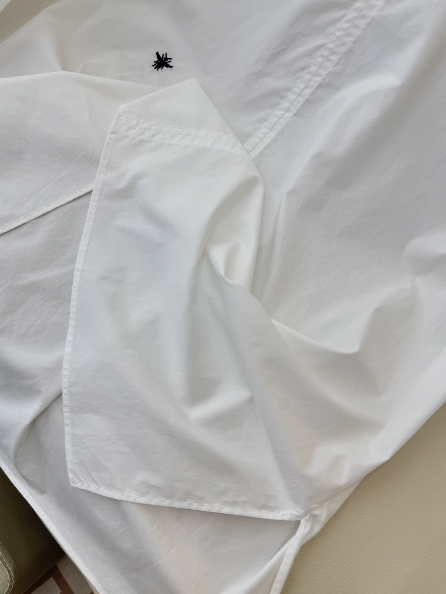 BS602#新款衬衫💕D**R 珍珠扣 宽松长袖衬衫 棉料小蜜蜂刺绣 黑色 白色 36/38/40/42