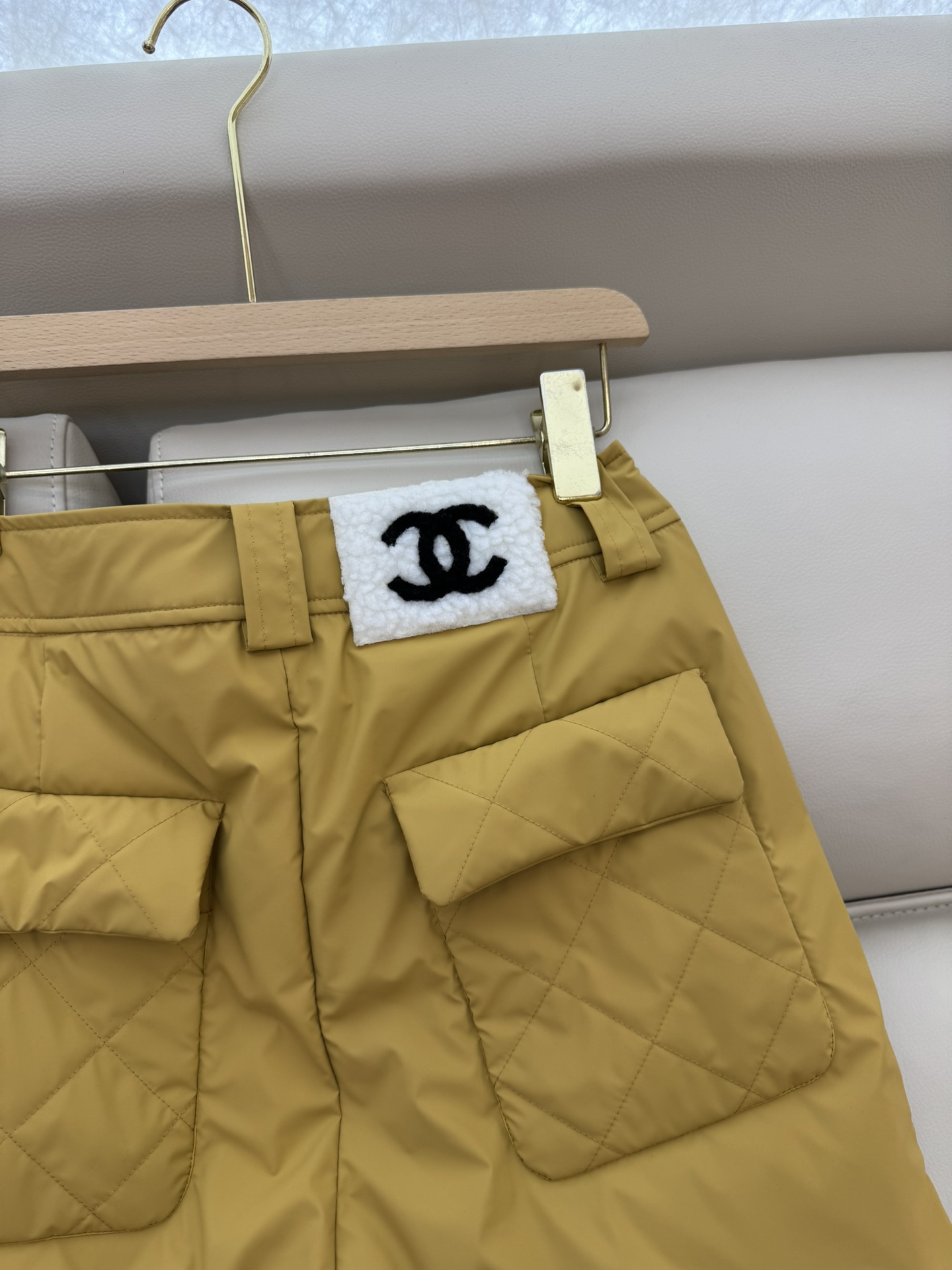 QGL24018#新款羽绒裤⚠️特批。
Chanel 90% 白鸭绒 显瘦羽绒裤 滑雪裤 黄色 黑色 3