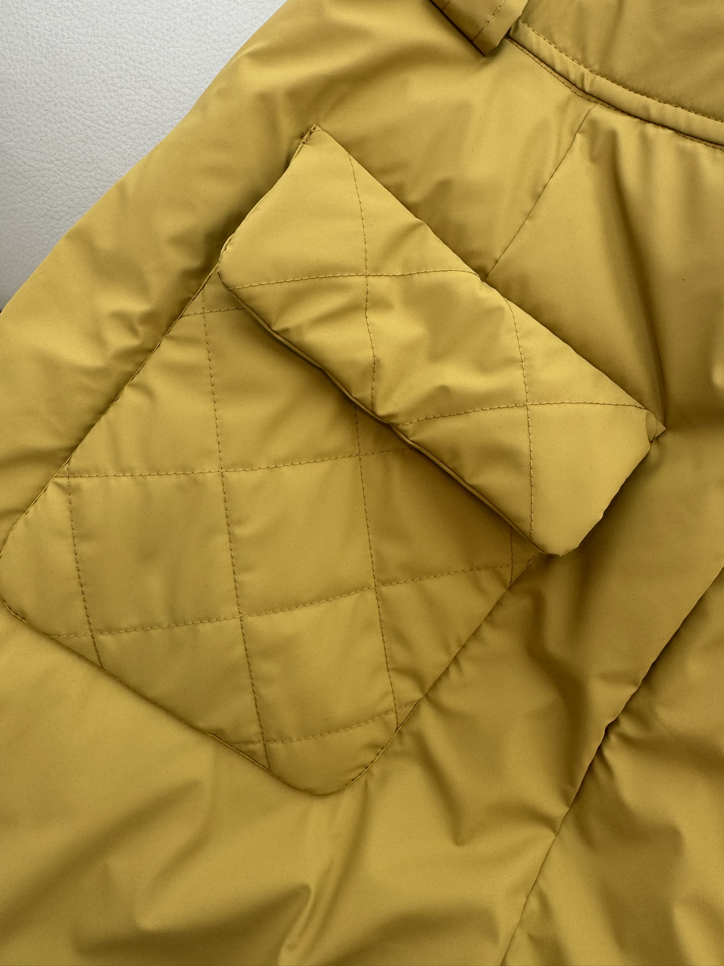 QGL24018#新款羽绒裤⚠️特批。
Chanel 90% 白鸭绒 显瘦羽绒裤 滑雪裤 黄色 黑色 3