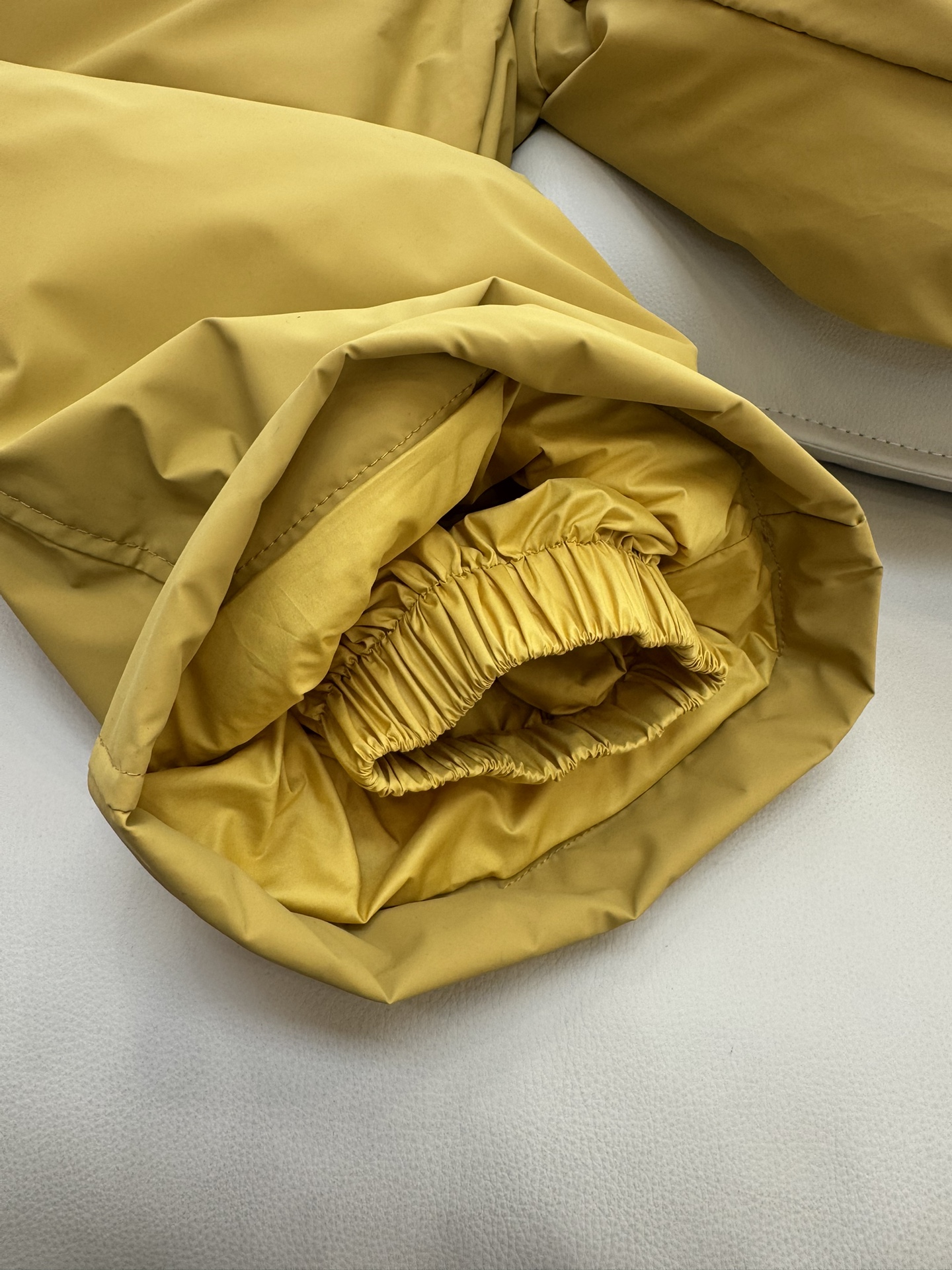 QGL24018#新款羽绒裤⚠️特批。
Chanel 90% 白鸭绒 显瘦羽绒裤 滑雪裤 黄色 黑色 3