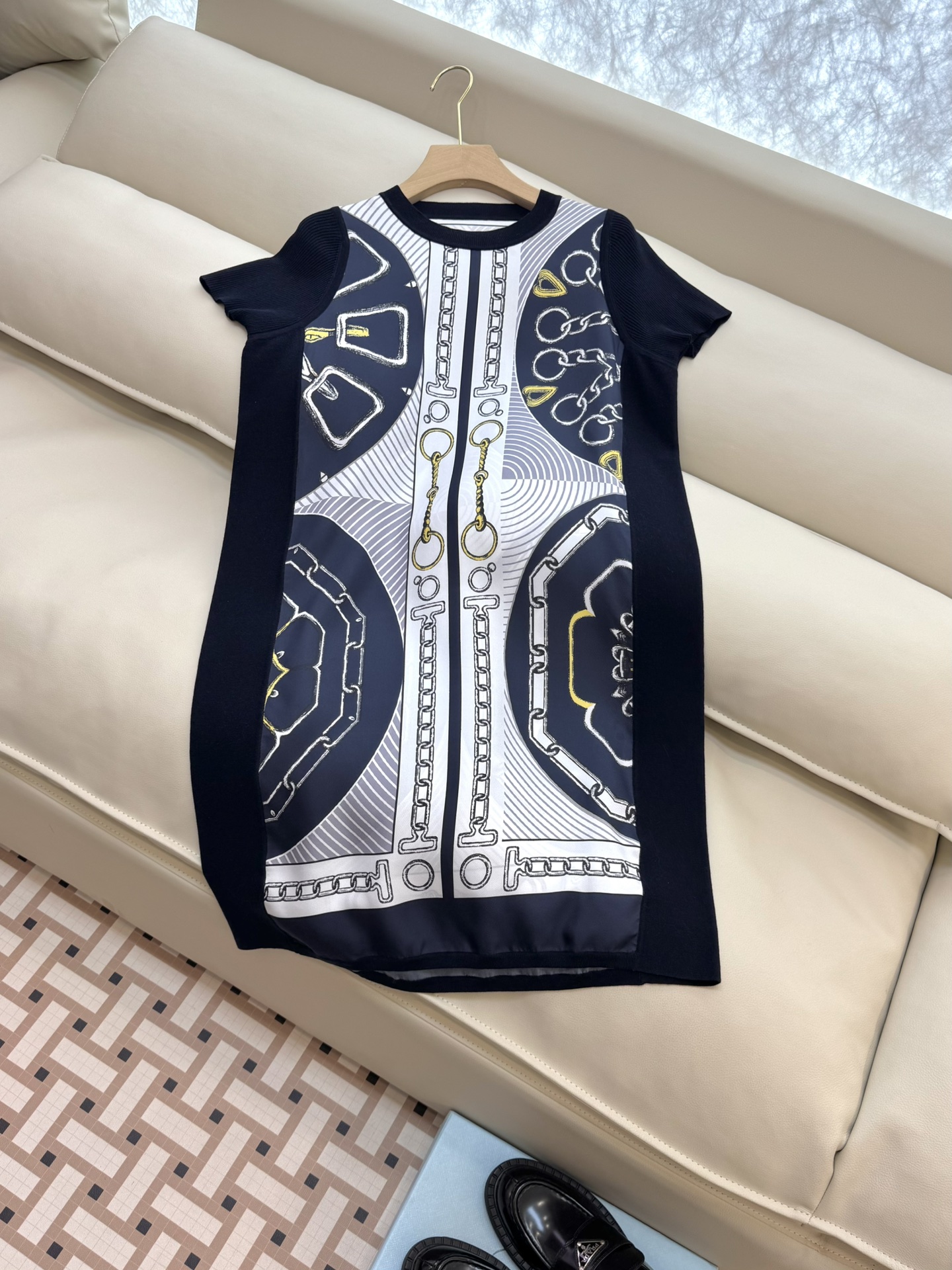 NO:777173,H324063#New Sweater P H Home Hermes silk positioning print wool knitted short-sleeved dress apricot blue SMLXL,Hermes-clothing,hermes,skirts,T-shirt,real silk,19860909H324063#新款针织衫P H家 爱马仕 真丝定位印花 拼羊毛针织 短袖连衣裙 杏色 蓝色 SMLXL,爱马仕-服装,hermes,skirts,T-shirt,real silk,,Women's clothing