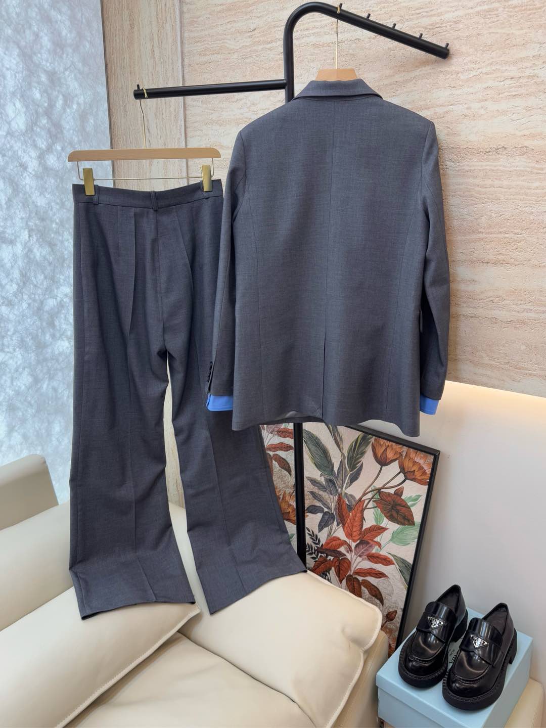 XZ078#新款套装🌾Miu 家贴布绣花字母 40%羊毛西装外套➕长裤套装 灰色 SMLXL