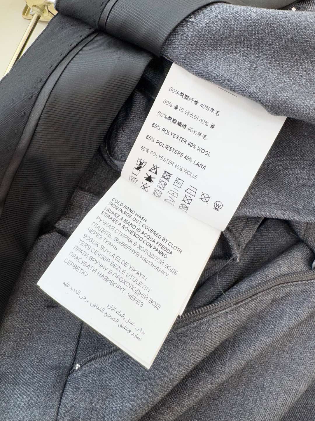 XZ078#新款套装🌾Miu 家贴布绣花字母 40%羊毛西装外套➕长裤套装 灰色 SMLXL