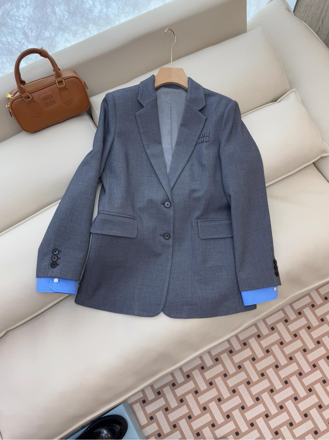 XZ078#新款套装🌾Miu 家贴布绣花字母 40%羊毛西装外套➕长裤套装 灰色 SMLXL