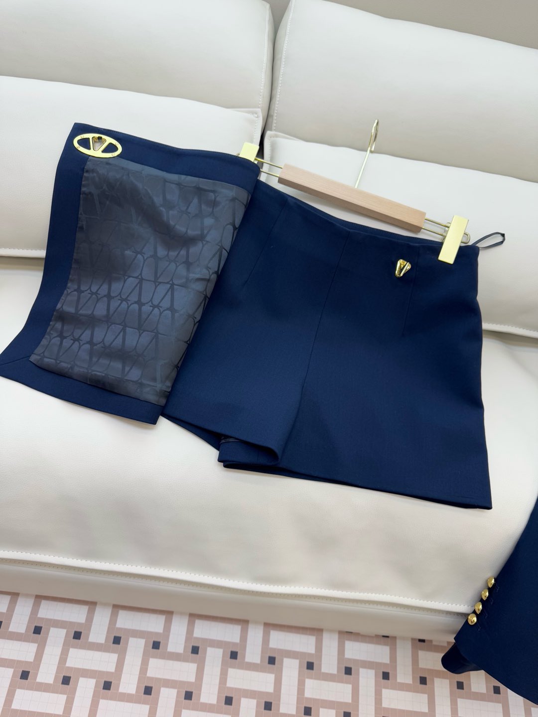 XZ079#新款套装🌾Val 家金线绣花字母 50%羊毛西装外套➕半裙套装 黑色 藏青色 SMLXL