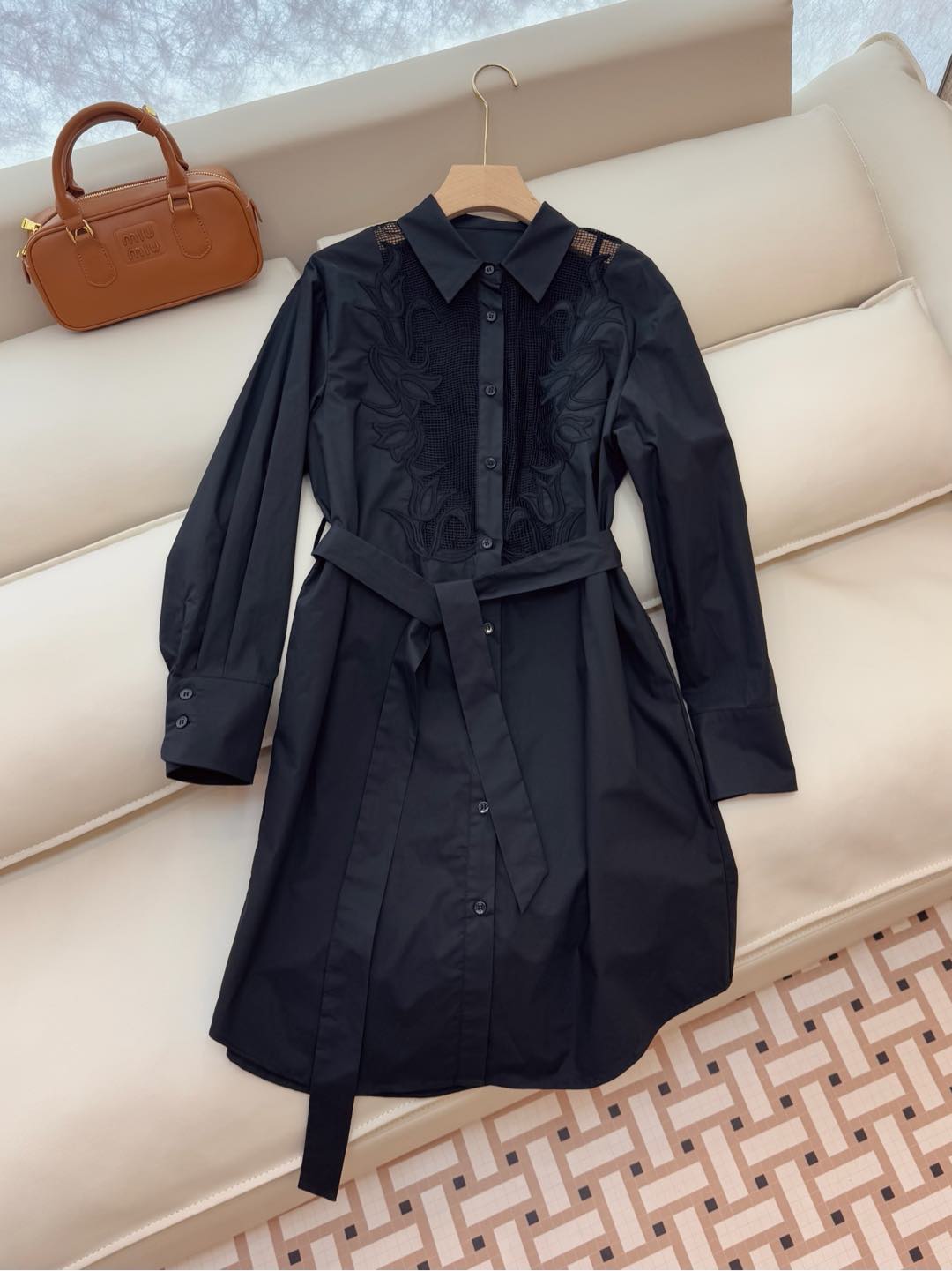 NO:296908,YM014# new dress zimm* heavy industry positioning embroidered cotton long-sleeved dress black white SMLXL,,skirts,alexander wang19860909YM014#新款连衣裙 zimm* 重工定位刺绣棉 长袖连衣裙 黑色 白色 SMLXL,,skirts,alexander wang,Women's clothing