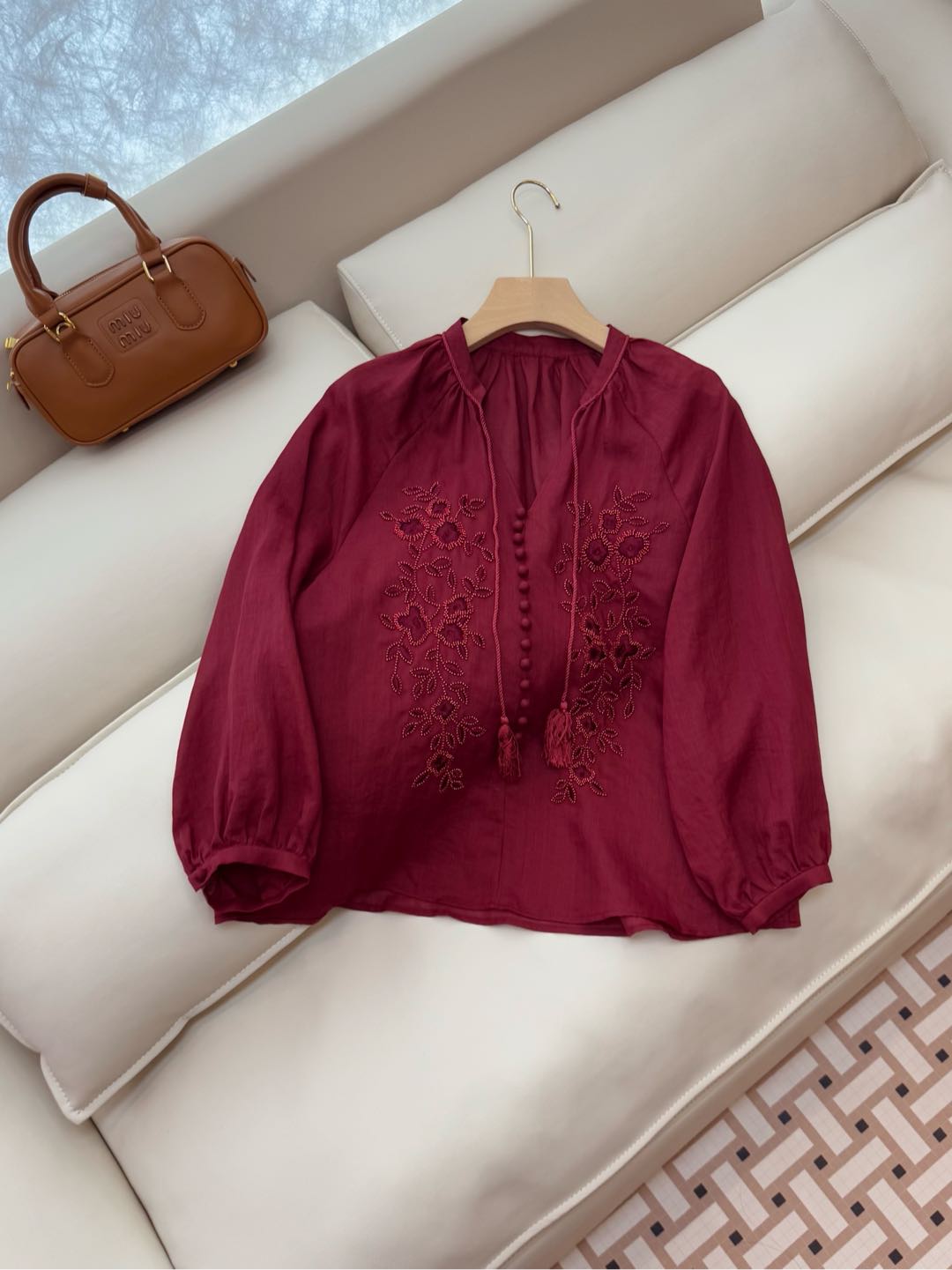 NO:295807,YM010# new top zimm* ramie embroidery loose long-sleeved top burgundy white SMLXL,,alexander wang19860909YM010#新款上衣 zimm* 苎麻 刺绣花 宽松长袖上衣 酒红色 白色 SMLXL,,alexander wang,Women's clothing