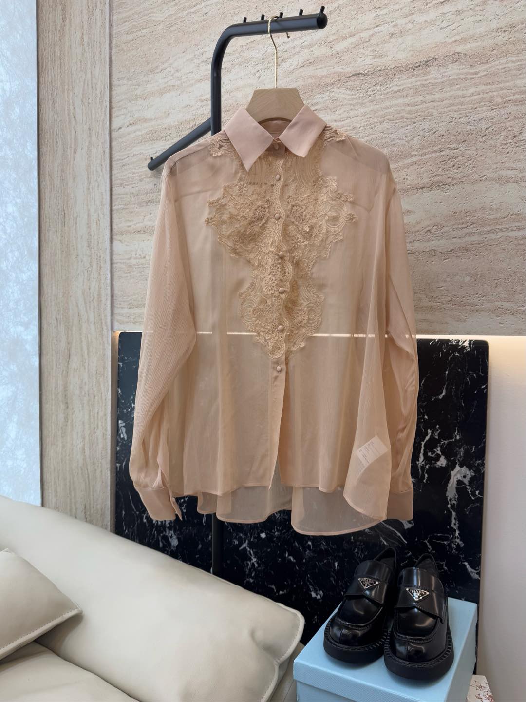 NO:296948,SY796# new shirt ES Imano Heavy Industry Embroidery Long Sleeve Shirt Meat Color 38/40/42,,shirts,real silk,alexander wang19860909SY796#新款衬衫 ES 依玛诺 重工刺绣 顺纡真丝长袖衬衫 肉色 38/40/42,,shirts,real silk,alexander wang,Women's clothing