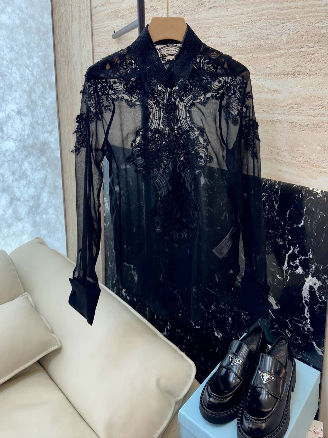 NO:296944,SY777# new shirt ES Imano Heavy Industry Embroidery Long Sleeve Shirt White Black 38/40/42,,shirts,real silk,alexander wang19860909SY777#新款衬衫 ES 依玛诺 重工刺绣 顺纡真丝长袖衬衫 白色 黑色 38/40/42,,shirts,real silk,alexander wang,Women's clothing