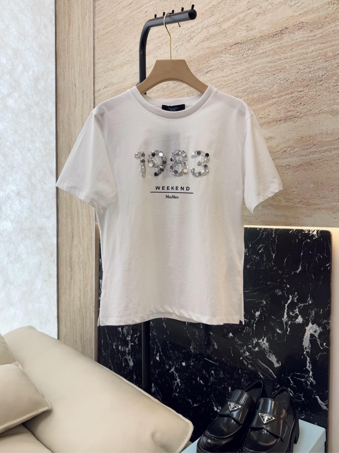 QG024#清仓特价‼️17/10/18
max 珠片绣花1983 宽松短袖T恤 白色 粉色 SML