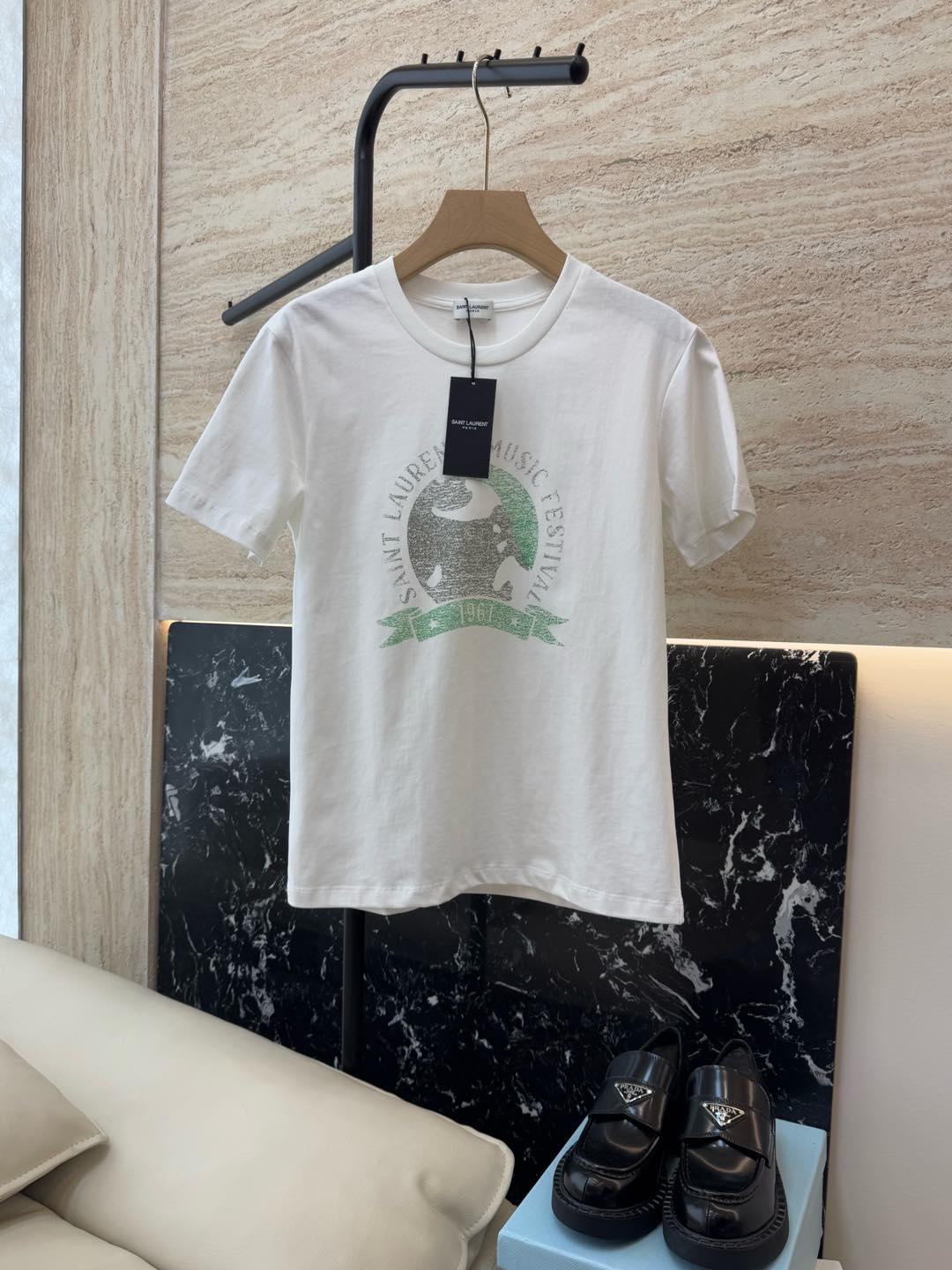 NO:296875,CK009# new T-shirt YSL Music Festival Letter Print Short-sleeved T-shirt White SML,,saint laurent,T-shirt,tees,t-shirt,alexander wang19860909CK009#新款T恤 YSL 音乐节 字母印花 短袖T恤 白色 SML,,saint laurent,T-shirt,tees，t-shirt,alexander wang,Women's clothing