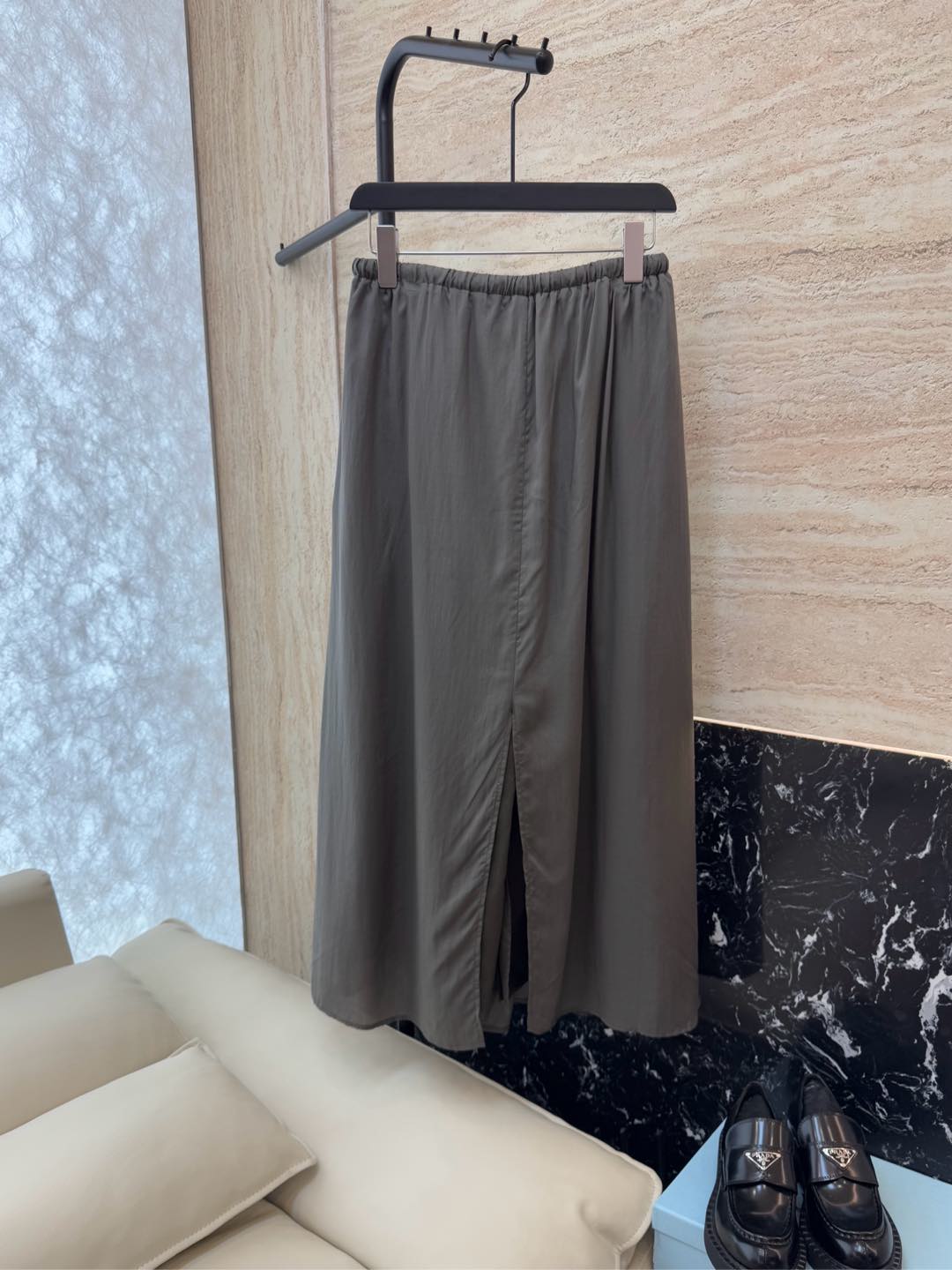 LZ24056#新款半裙。
BC 高级定制款 麻编织抽绳 飘逸优雅开叉长半裙 墨绿色 白色 SML