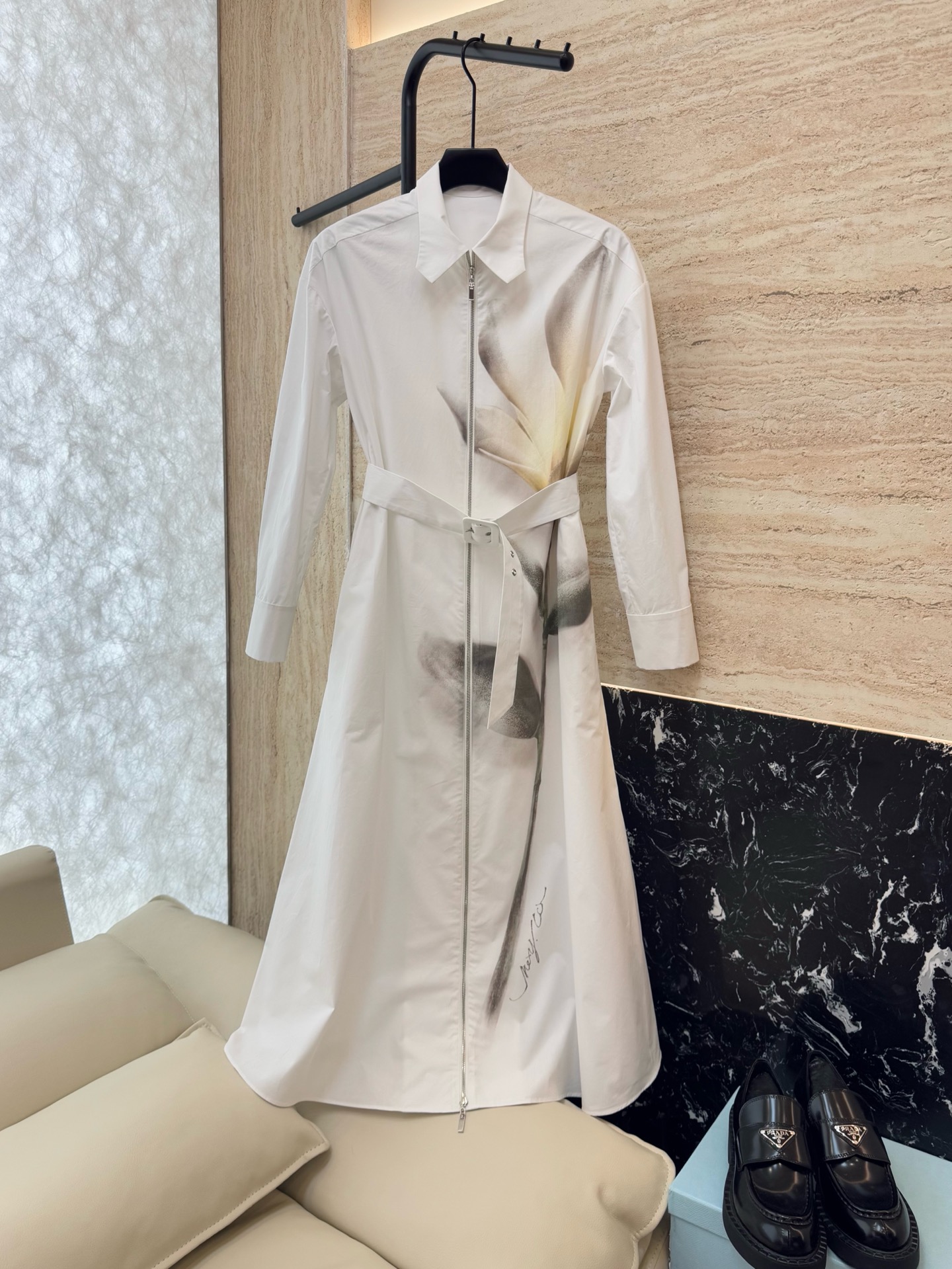 NO:667266,XF019# New dress in all sizes, ink positioning printing, zipper style long-sleeved dress with belt SMLXL,,skirts, 19860909XF019#新款连衣裙码齐 水墨定位印花 拉链款长袖 连衣裙 配腰带 SMLXL,,skirts, ,Women's clothing