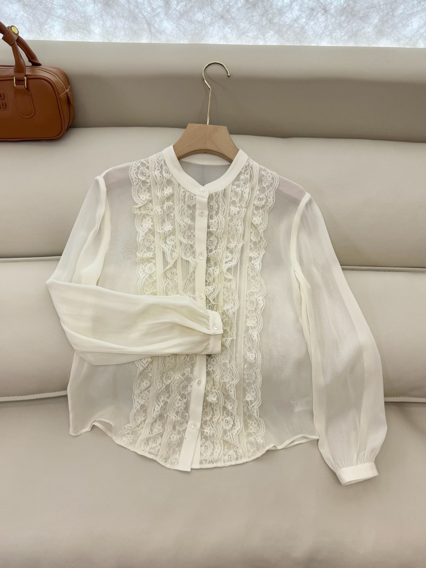 BS611#新款衬衫💕chloe 木耳边蕾丝绣花长袖米色真丝衬衫 36/38/40/42
