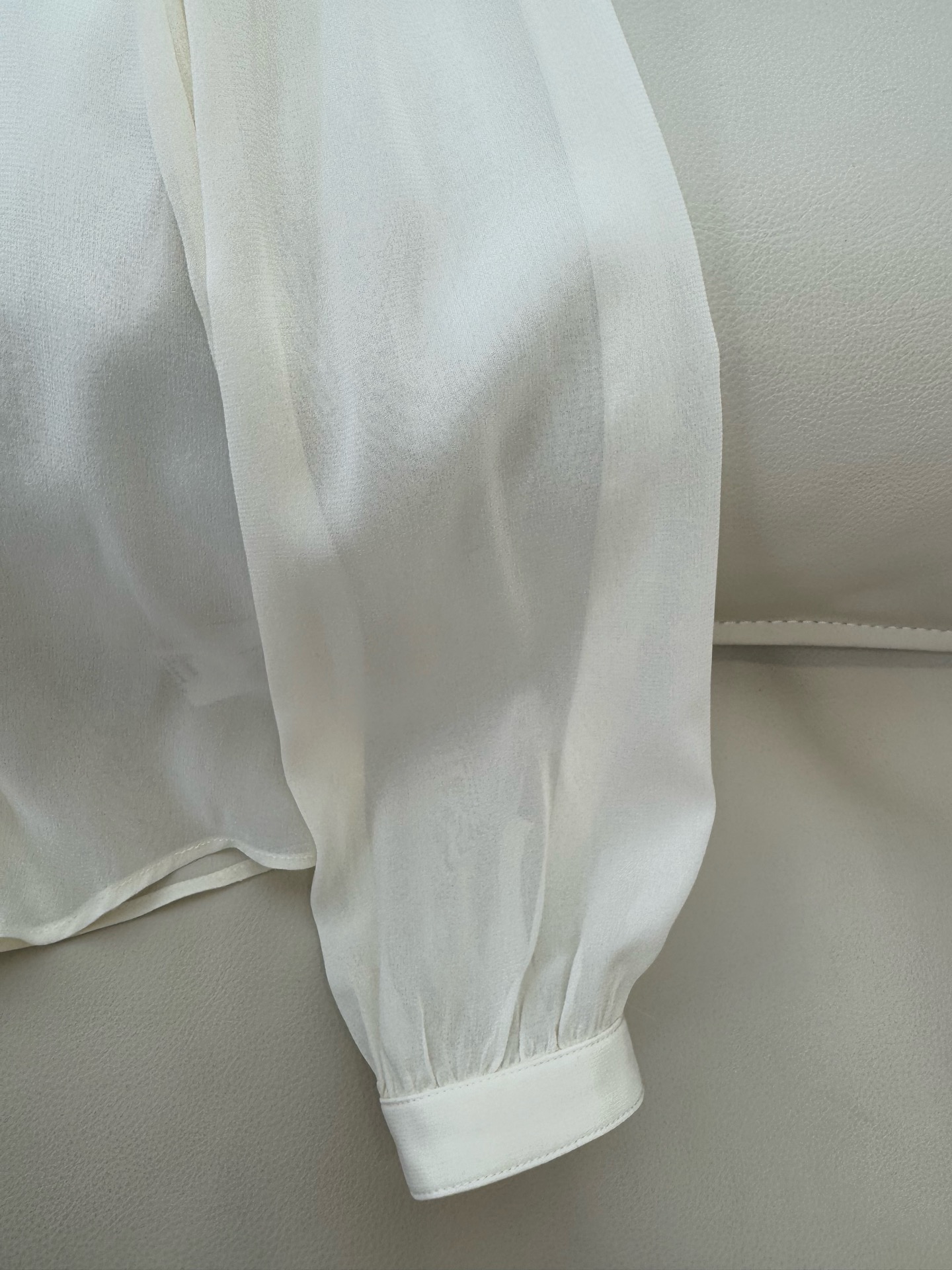 BS611#新款衬衫💕chloe 木耳边蕾丝绣花长袖米色真丝衬衫 36/38/40/42