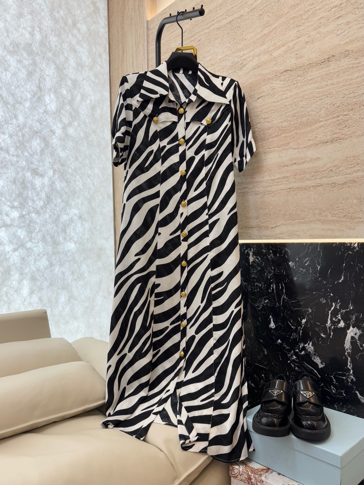 NO:667272,XF018# new dress special code, shirt collar, short sleeves, zebra print dress, belt, SMLXL,,skirts,shirts,T-shirt, 19860909XF018#新款连衣裙特码齐 衬衫领 短袖 斑马纹印花 连衣裙 配腰带 SMLXL,,skirts,shirts,T-shirt, ,Women's clothing
