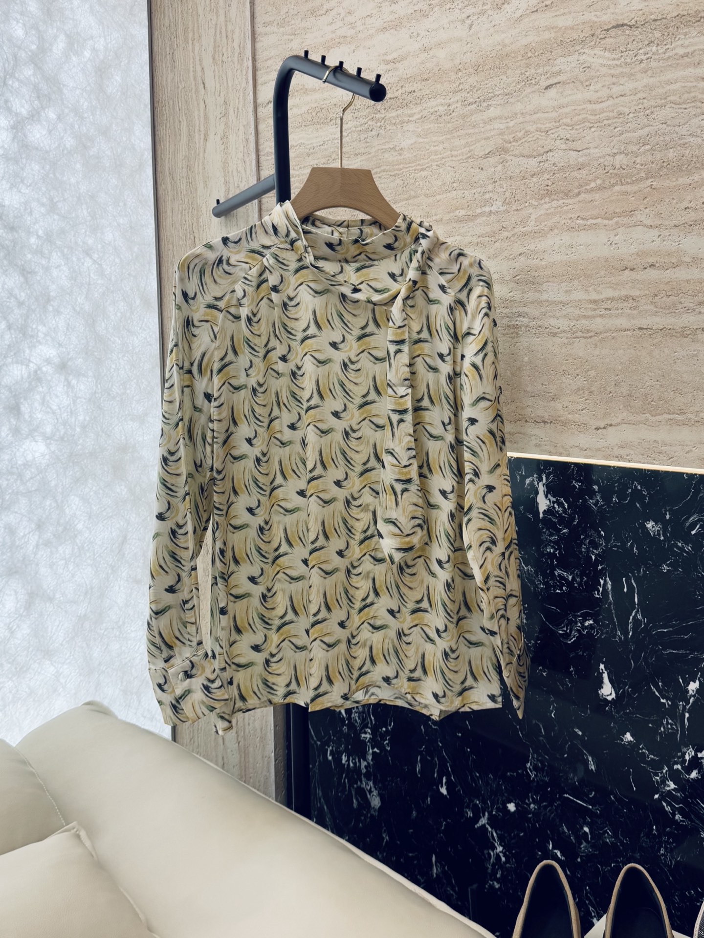 NO:319238,BS540# new shirt chloe streamer style silk printed long-sleeved top SMLXL, chloe,loewe,shirts,real silk,alexander wang19860909BS540#新款衬衫 chloe 飘带款 真丝印花长袖上衣 SMLXL,,chloe,loewe,shirts,real silk,alexander wang,Women's clothing