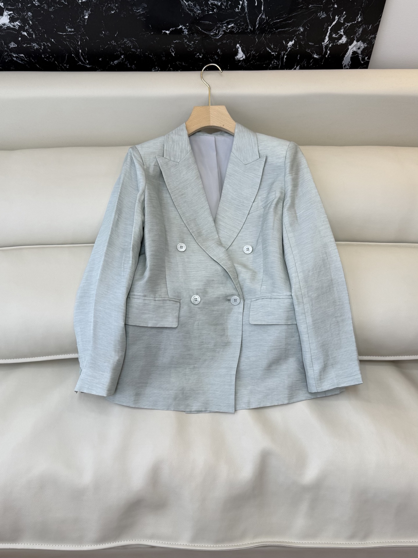 NO:777881,TF0103 is the highest version on the market. The girl inspects the goods, trims the three marks on the threads, and delivers the goods. You can send pictures and take videos. If you want quality and service, please add me on WeChat. We will not accept urgent orders. New jacket P Max 50 silk 50 linen two-breasted long-sleeved suit jacket two colors 36-42, Maxmara-clothing, tom ford, jackets & coats, business suit, real silk,19860909TF0103市面最高版本小妹验货、修剪线头上三标、发货可发图及拍视频,要品质要服务的加我微信,不接急单.新款外套P Max 50 真丝 50 麻 两排扣 长袖西装外套 两色 36-42,麦丝玛拉-服装,tom ford,jackets & coats,business suit,real silk,,Women's clothing