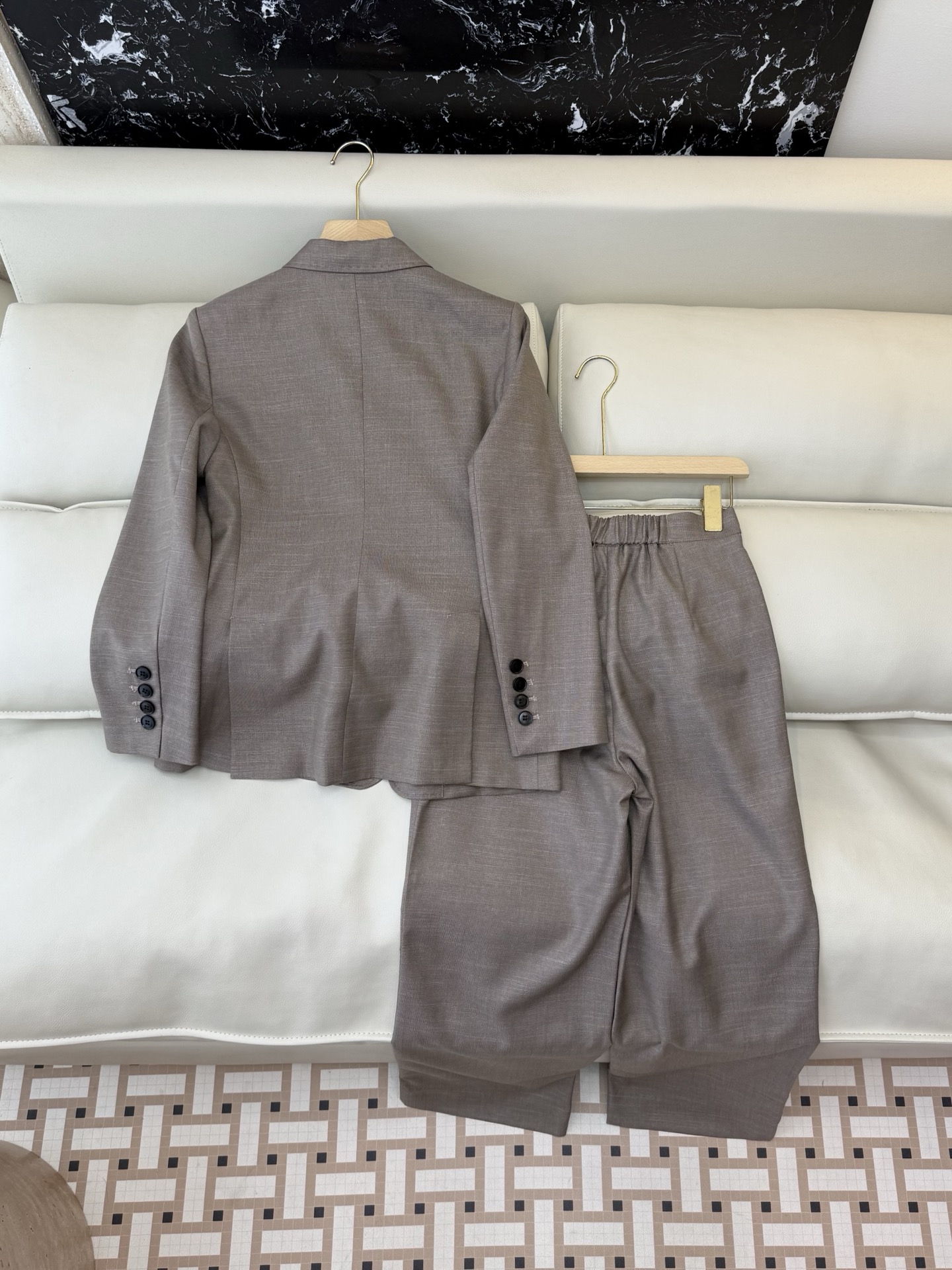 TF0101#新款套装。Max mara 70%羊毛 长袖西装外套➕长裤套装 两色36/38/40/42
