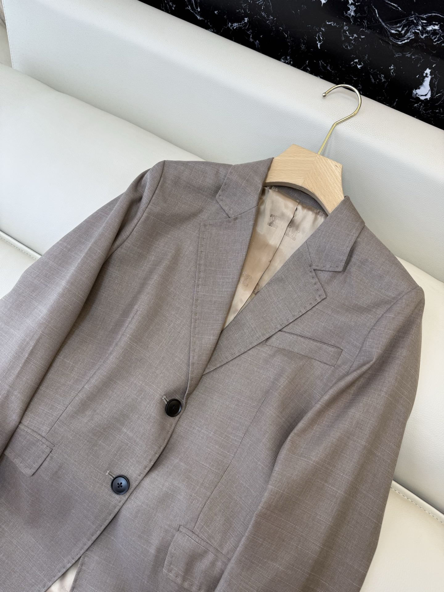 TF0101#新款套装。Max mara 70%羊毛 长袖西装外套➕长裤套装 两色36/38/40/42