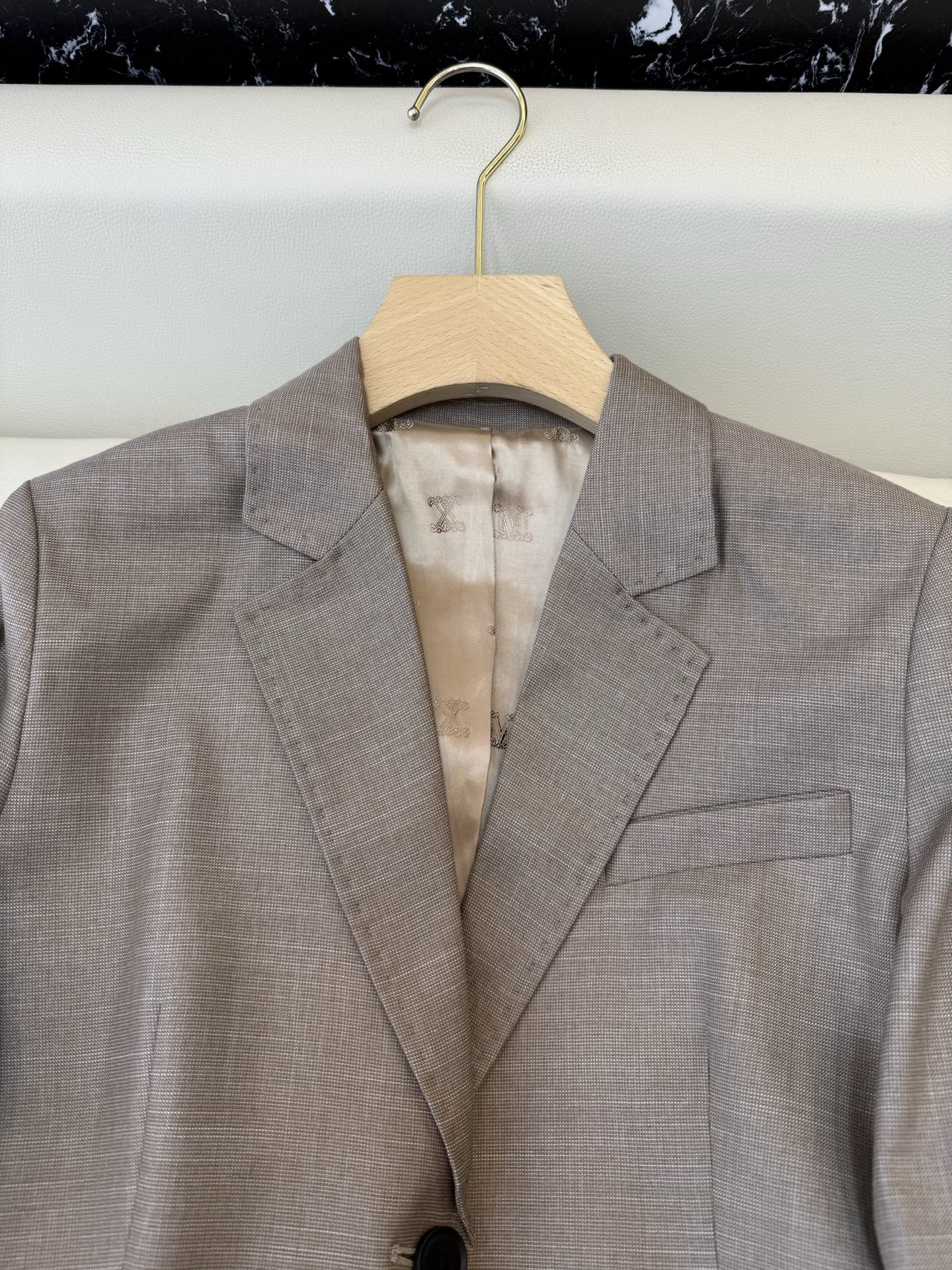 TF0101#新款套装。Max mara 70%羊毛 长袖西装外套➕长裤套装 两色36/38/40/42