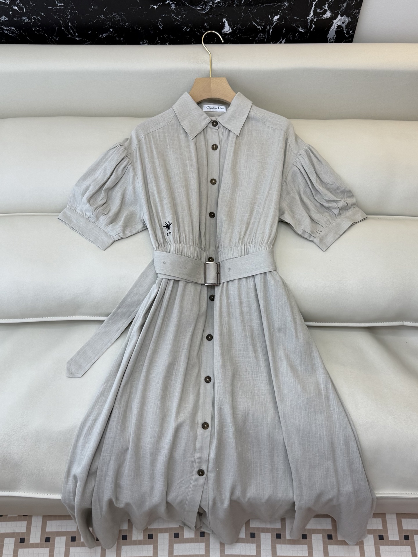 NO:777873,TF0888, the highest version on the market, will inspect the goods, trim the three marks on the threads, and ship the goods. You can send pictures and take videos. If you want quality or service, please add me on WeChat. We will not accept urgent orders. New dress P Dior short-sleeved embroidered bee dress, two colors 36/38/40/42, Dior-clothing, dior, dior, tom ford, skirts, T-shirt,19860909TF0888市面最高版本小妹验货、修剪线头上三标、发货可发图及拍视频,要品质要服务的加我微信,不接急单.新款连衣裙P Dior 短袖刺绣小蜜蜂 连衣裙 两色 36/38/40/42,迪奥-服装,dior,dior,tom ford,skirts,T-shirt,,Women's clothing