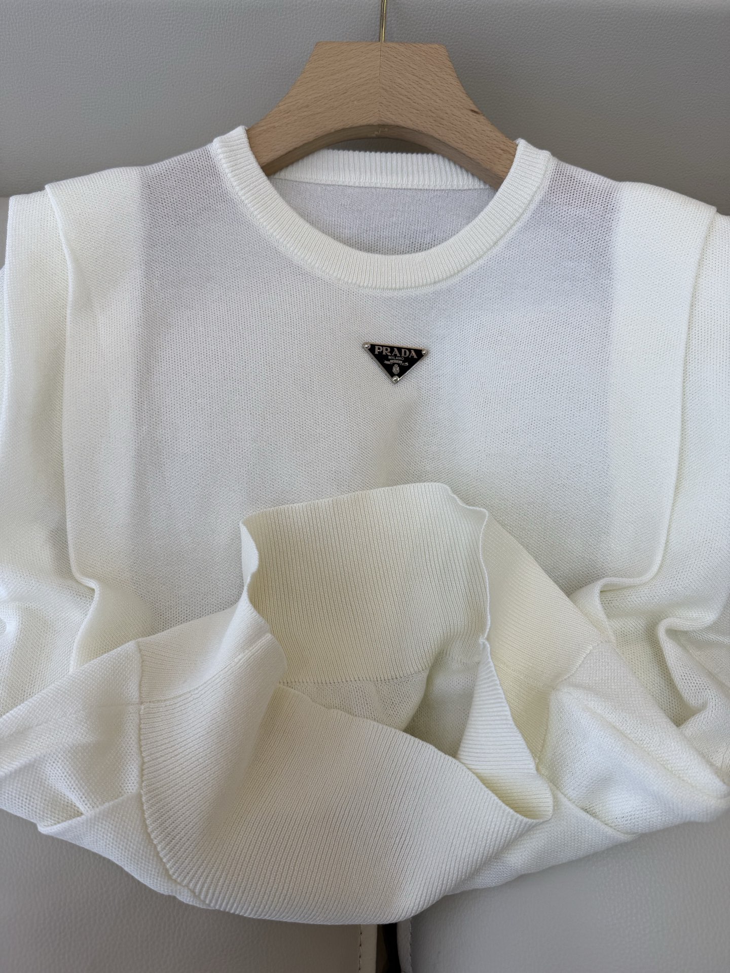 AW059#新款针织上衣‼️PR三角标 无袖针织上衣 三色 SML