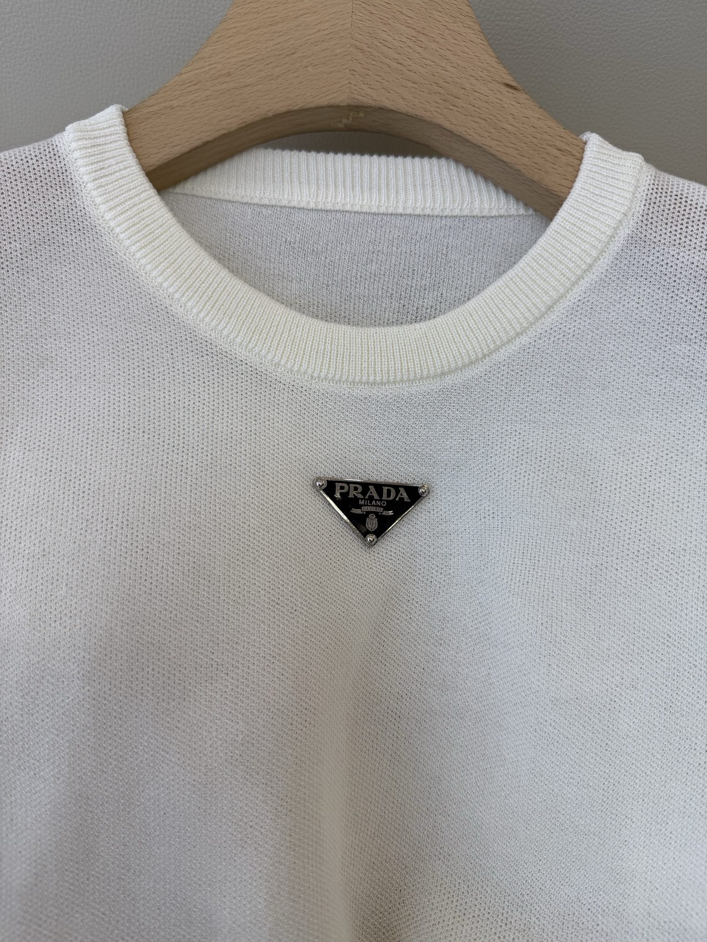 AW059#新款针织上衣‼️PR三角标 无袖针织上衣 三色 SML