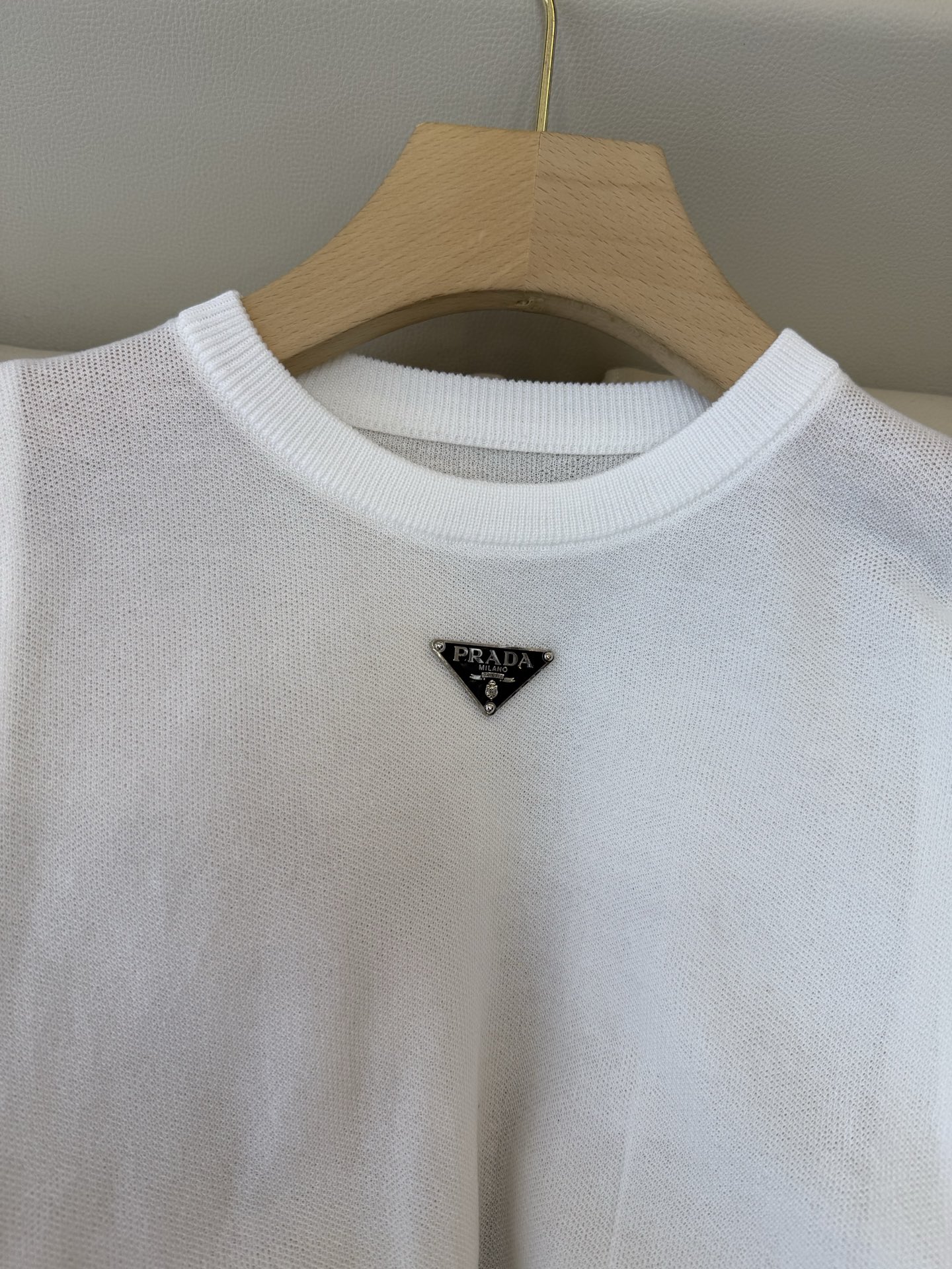 AW059#新款针织上衣‼️PR三角标 无袖针织上衣 三色 SML