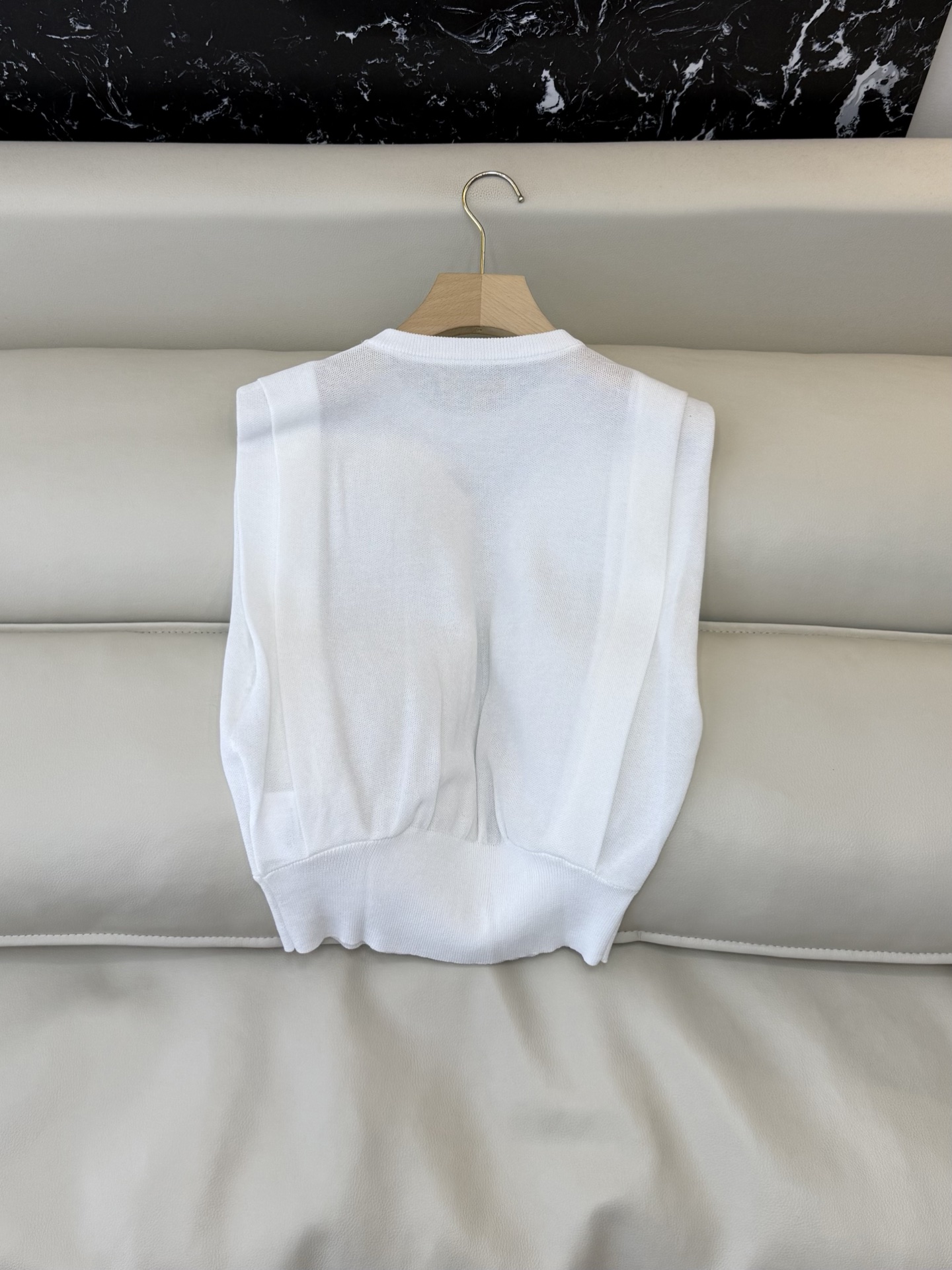 AW059#新款针织上衣‼️PR三角标 无袖针织上衣 三色 SML