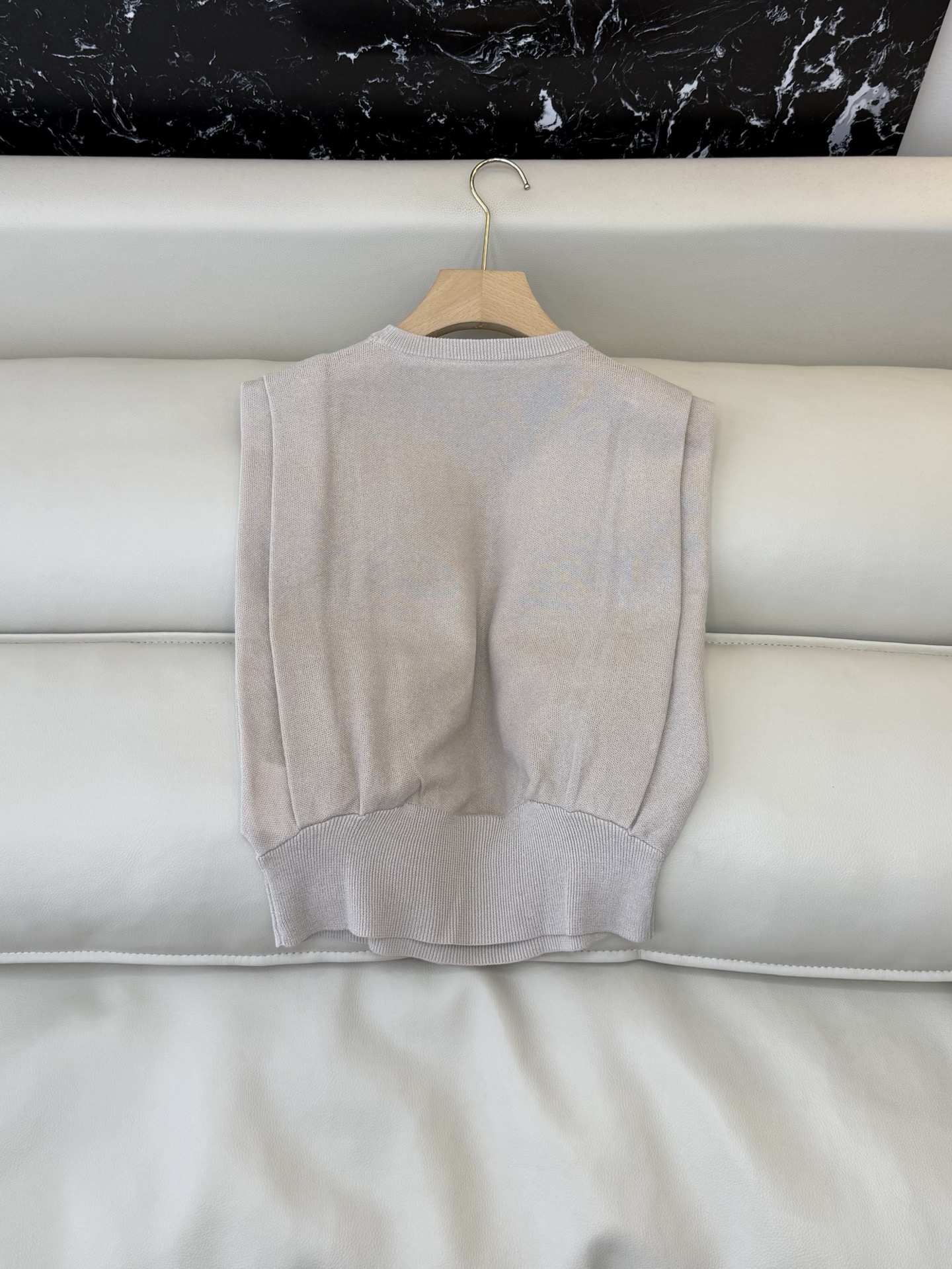 AW059#新款针织上衣‼️PR三角标 无袖针织上衣 三色 SML