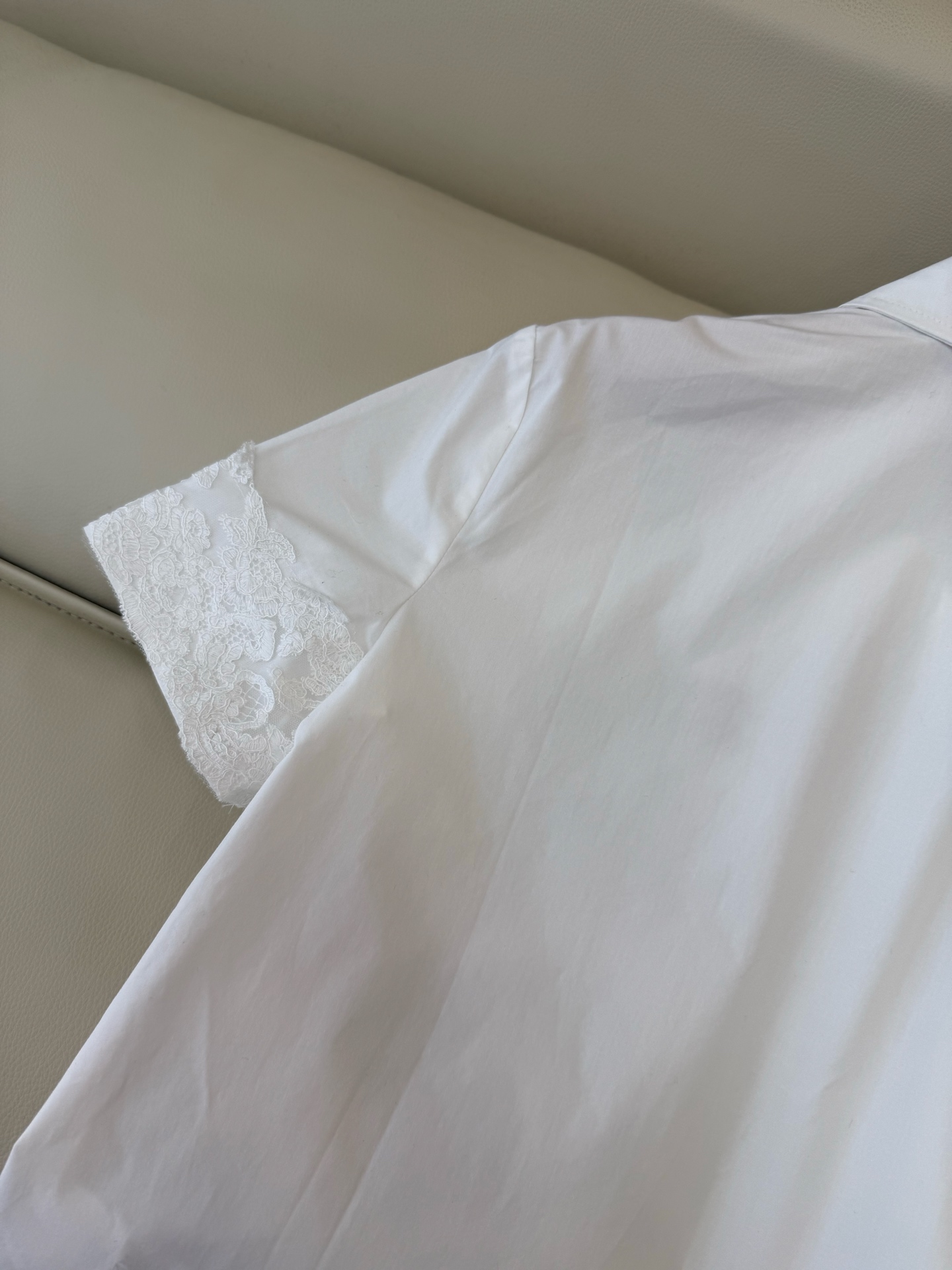 AW058#新款衬衫‼️miu家 蕾丝绣花 短袖衬衫 黑色 白色 SML