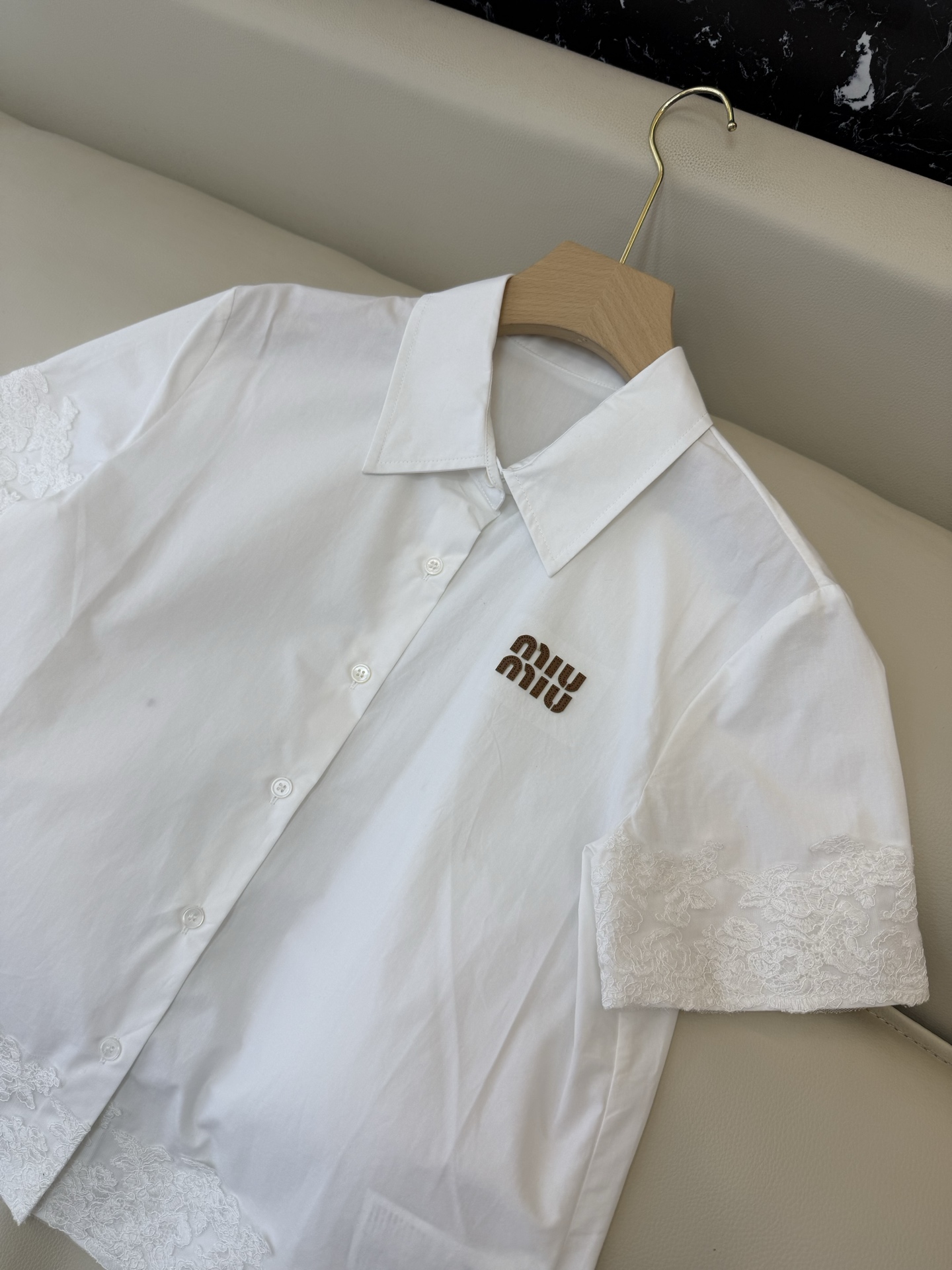 AW058#新款衬衫‼️miu家 蕾丝绣花 短袖衬衫 黑色 白色 SML