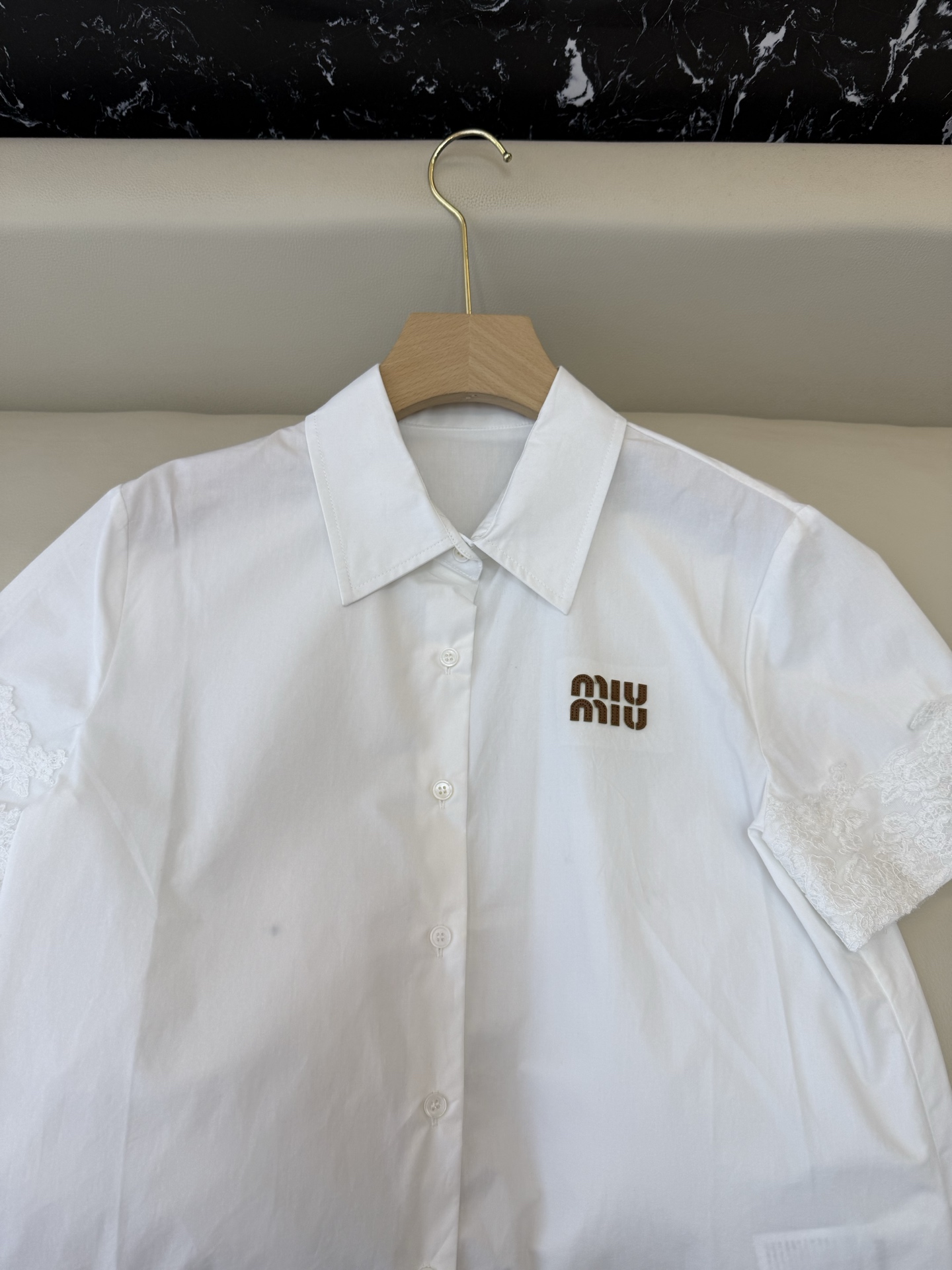 AW058#新款衬衫‼️miu家 蕾丝绣花 短袖衬衫 黑色 白色 SML