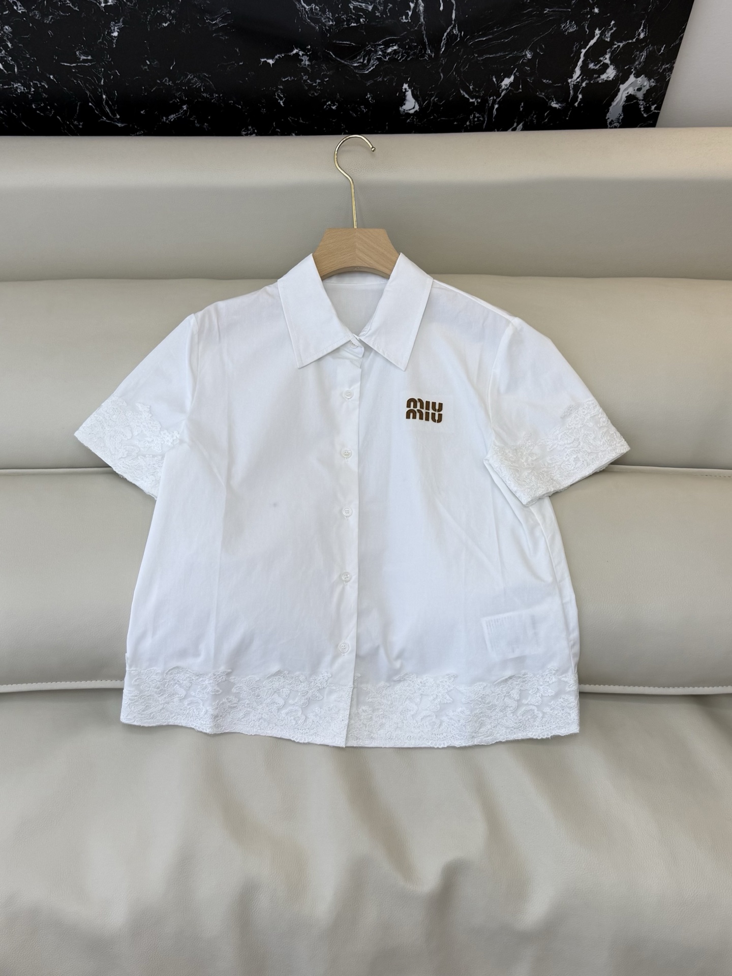 AW058#新款衬衫‼️miu家 蕾丝绣花 短袖衬衫 黑色 白色 SML