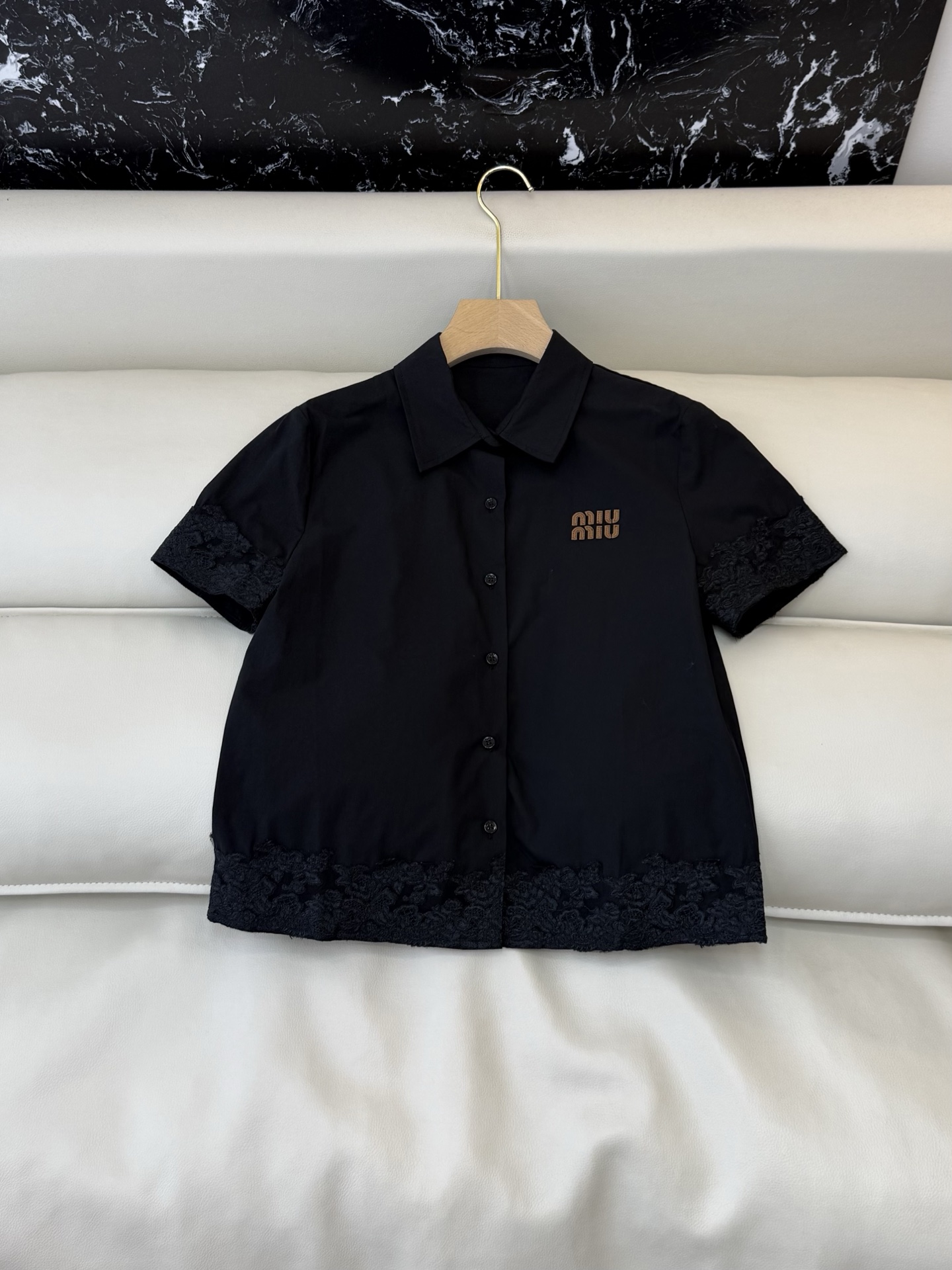 AW058#新款衬衫‼️miu家 蕾丝绣花 短袖衬衫 黑色 白色 SML