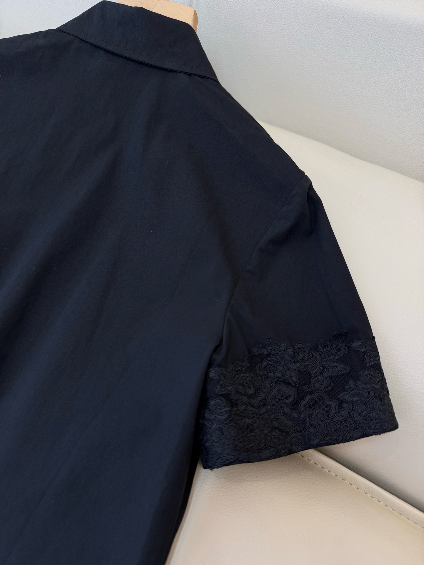 AW058#新款衬衫‼️miu家 蕾丝绣花 短袖衬衫 黑色 白色 SML