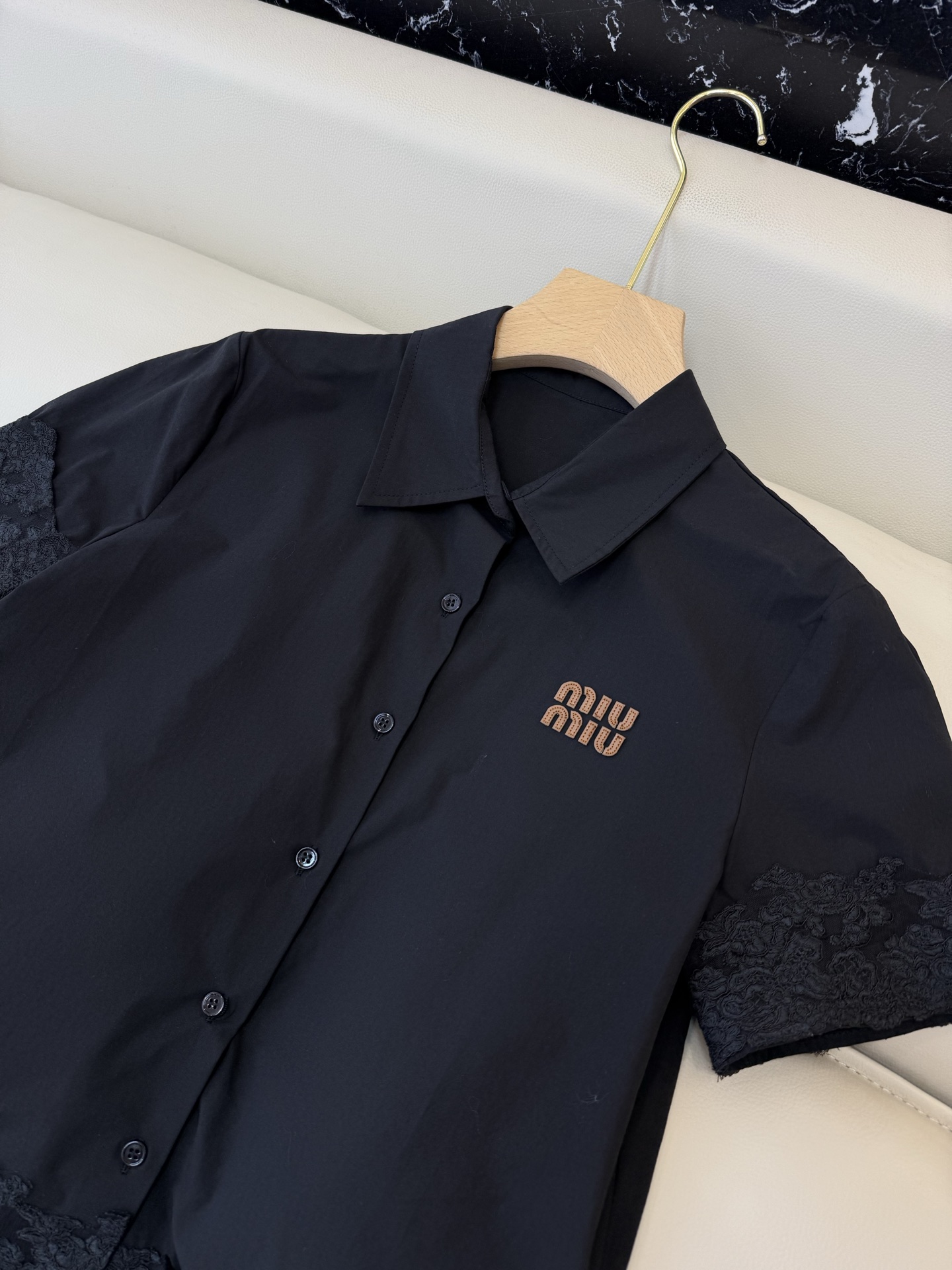 AW058#新款衬衫‼️miu家 蕾丝绣花 短袖衬衫 黑色 白色 SML