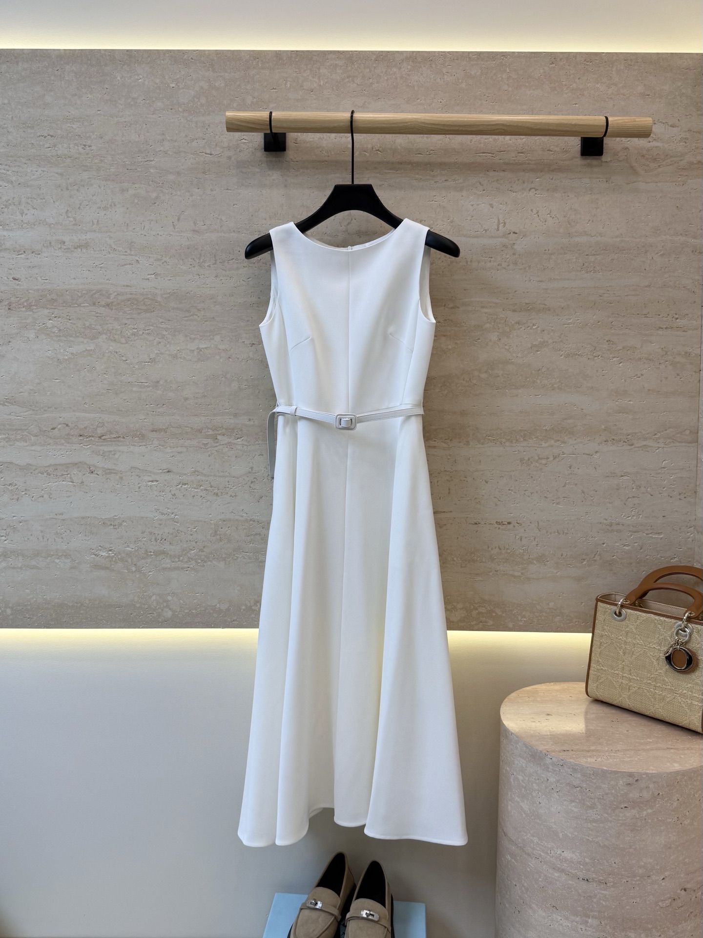 NO:932559,XZ0193#New Dress Dior Minimalist Style Slim Dress Black White SMLXL,Dior-clothing,dior,dior,skirts,19860909XZ0193#新款连衣裙 Dior 极简风 修身连衣裙 黑色 白色 SMLXL,迪奥-服装,dior,dior,skirts,,Women's clothing