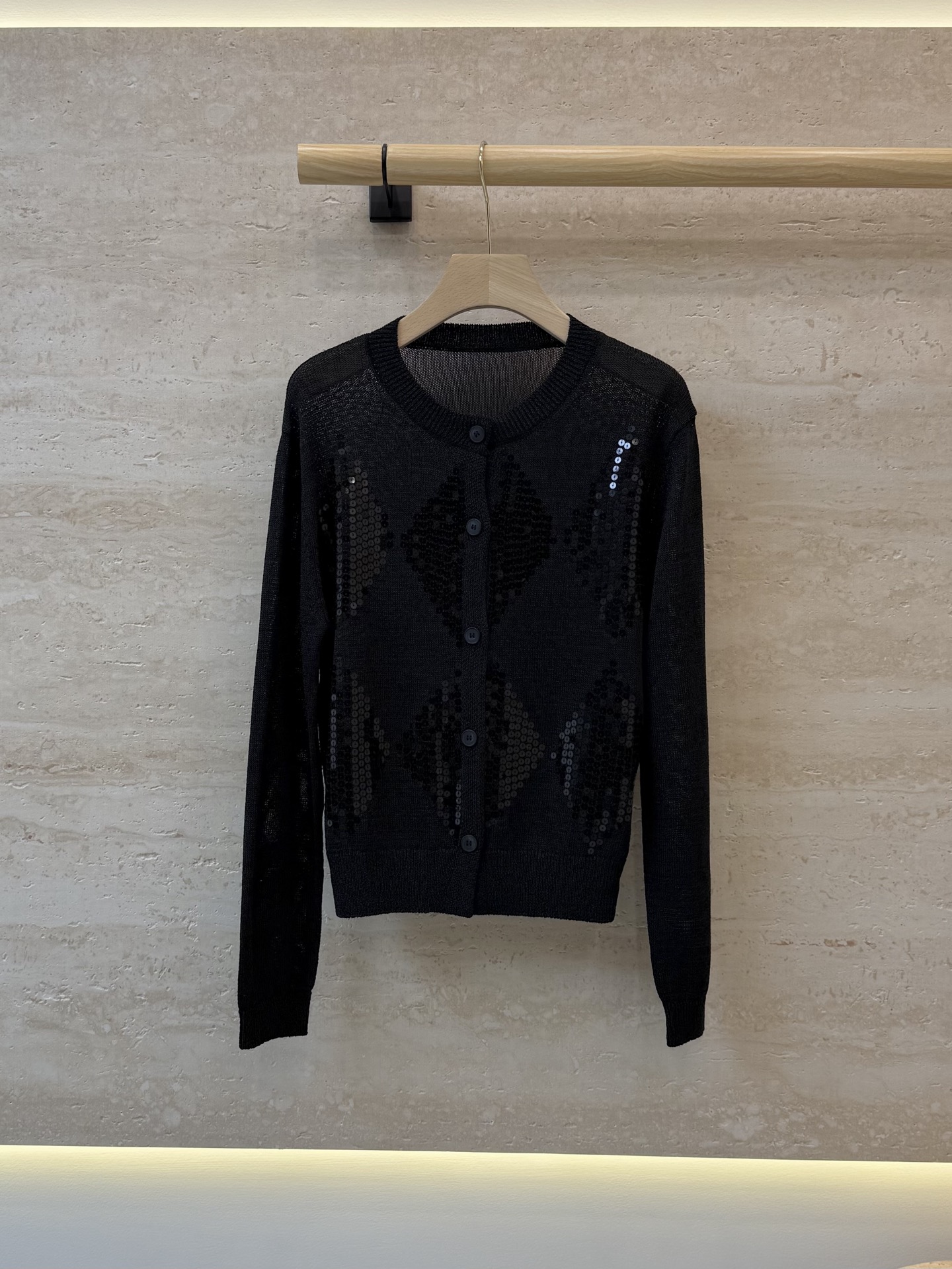 NO:934928,LLS014# new sweater Bc sequined geometric pattern long-sleeved cardigan sweater black apricot SML,,sweaters,19860909LLS014#新款毛衣 Bc 珠片几何纹 长袖开衫毛衣 黑色 杏色 ＳＭＬ,,sweaters,,Women's clothing