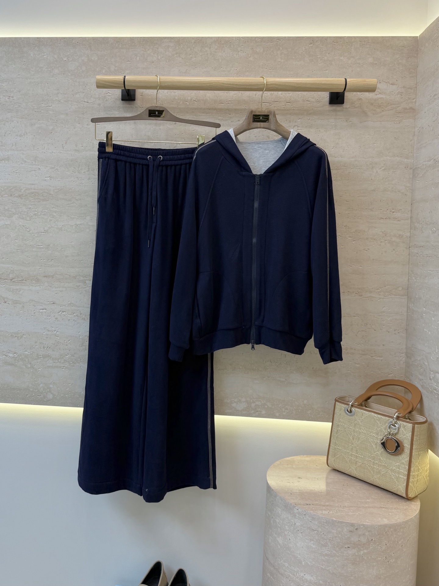 NO:933830,LZ25070# New Suit BC Brushed Style Autumn and Winter Suit Chain Decoration Zipper Jacket Pants Suit Five Colors SML, women's clothing, jackets & coats,19860909LZ25070#新款套装 BC 拉绒款 秋冬套装 链条装饰 拉链外套长裤套装 五色 SML,女装,jackets & coats,,Women's clothing