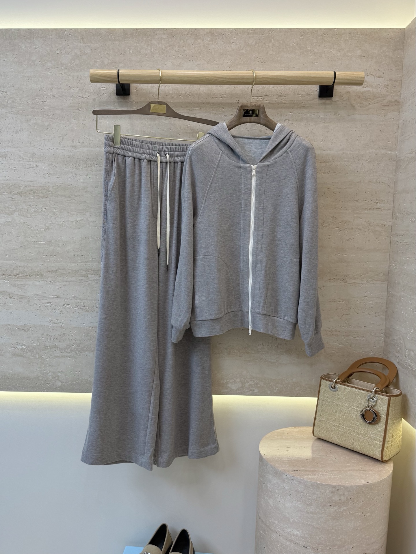 NO:933844,LZ25070# New Suit BC Brushed Style Autumn and Winter Suit Chain Decoration Zipper Jacket Pants Suit Five Colors SML, women's clothing, jackets & coats,19860909LZ25070#新款套装 BC 拉绒款 秋冬套装 链条装饰 拉链外套长裤套装 五色 SML,女装,jackets & coats,,Women's clothing