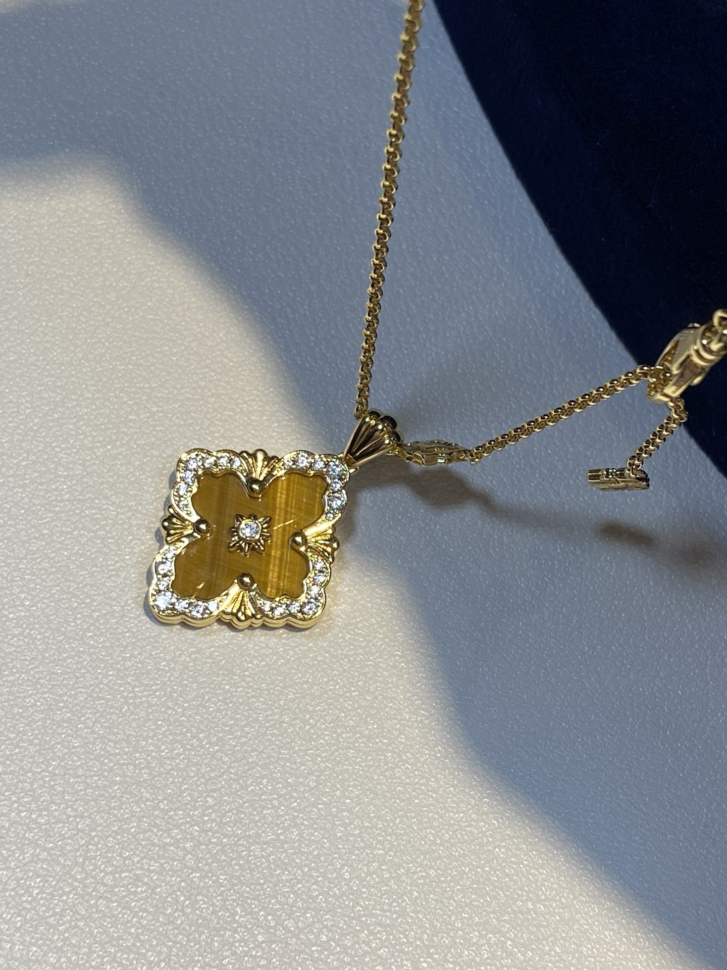 NO:634185,Tiger eye stone details, Cartier high-end jewelry19860909虎眼石细节,,卡迪亚高端饰品,Jewelry