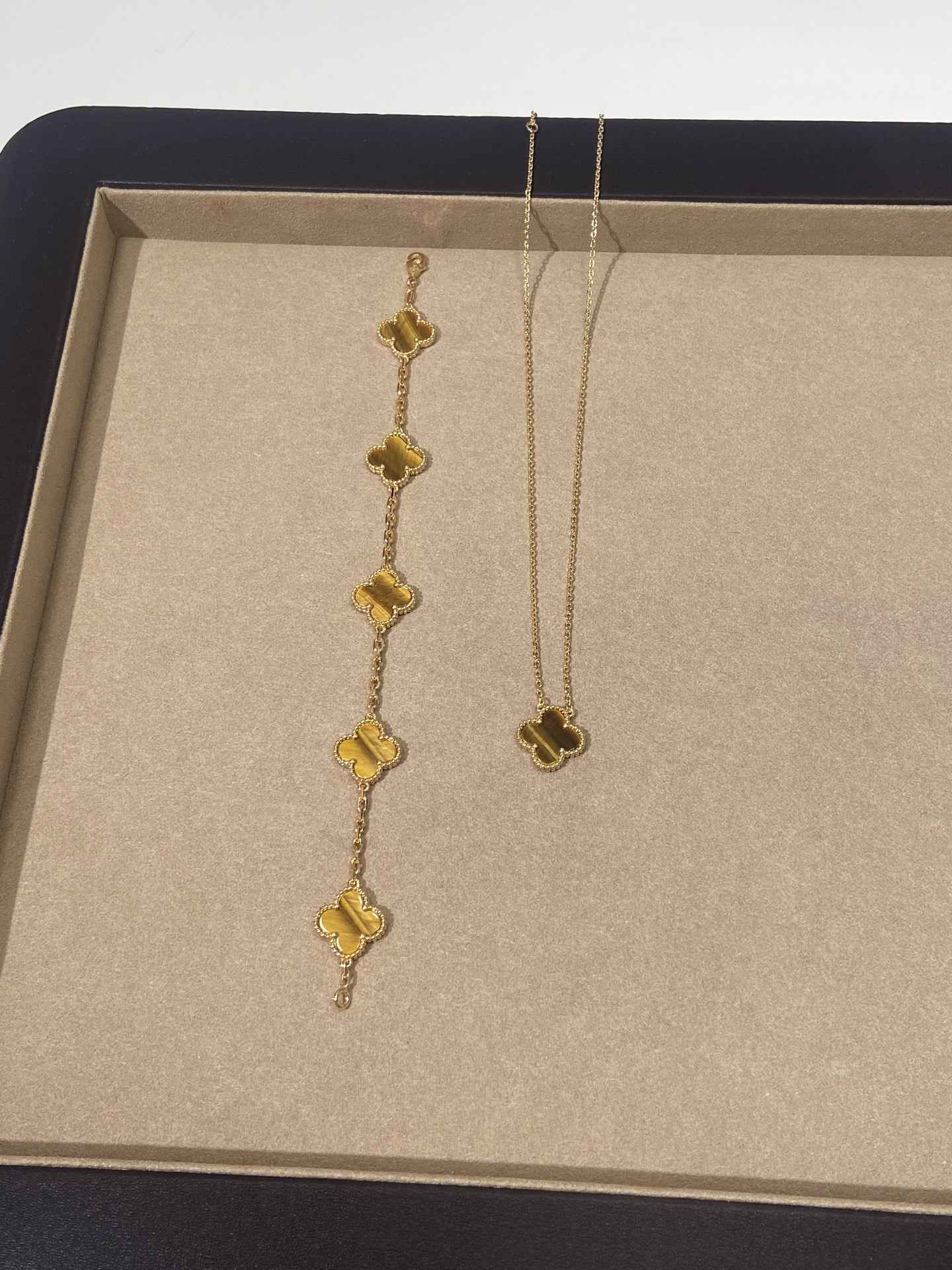 NO:634605,· Golden tiger eye, five-flowered 88350, necklace 88230, necklace, Cartier high-end jewelry19860909· 金虎眼,五花88350,项链88230,,necklace,卡迪亚高端饰品,Jewelry