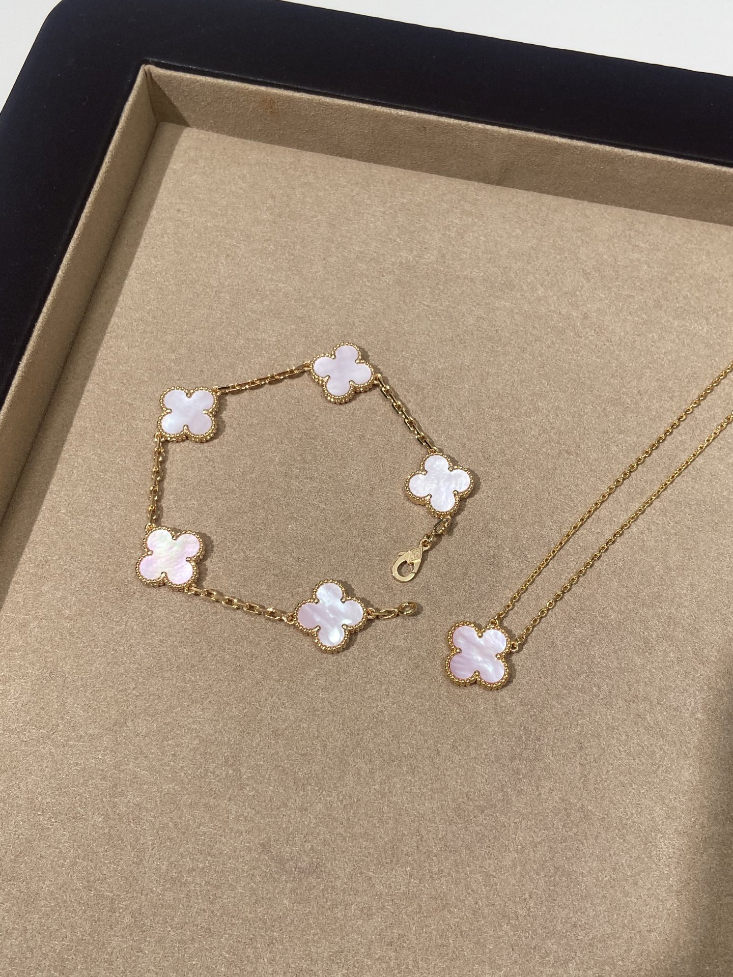 NO:634169,· Gold powder, Cardia high-end jewelry19860909· 金粉,,卡迪亚高端饰品,Jewelry